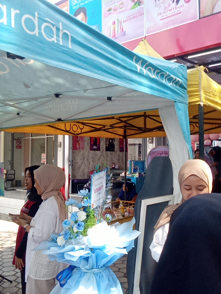 Queen Beauty Store Cangkrep