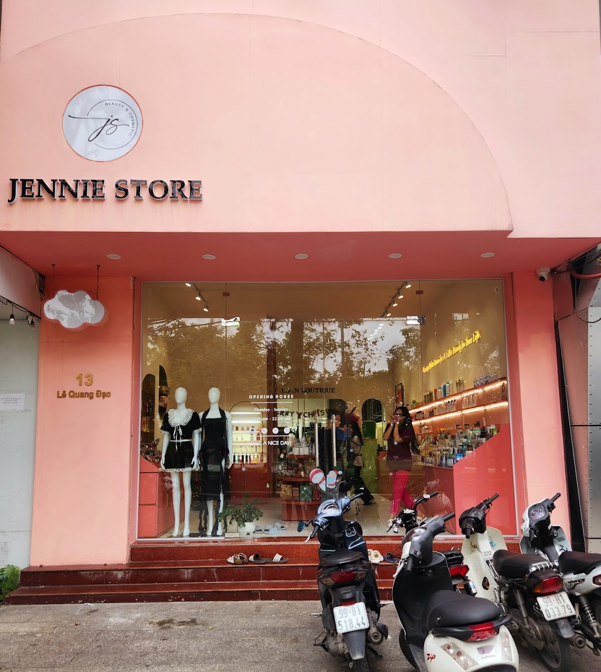 Jennie Store