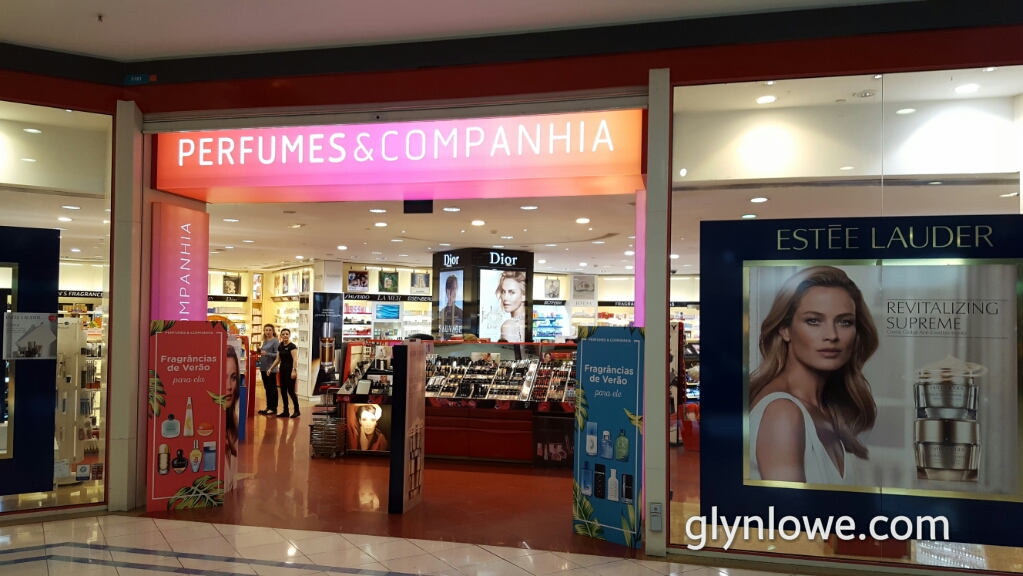 Perfumes & Companhia