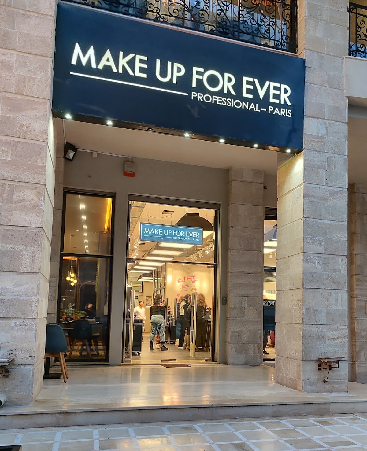 Boutique MAKE UP FOR EVER