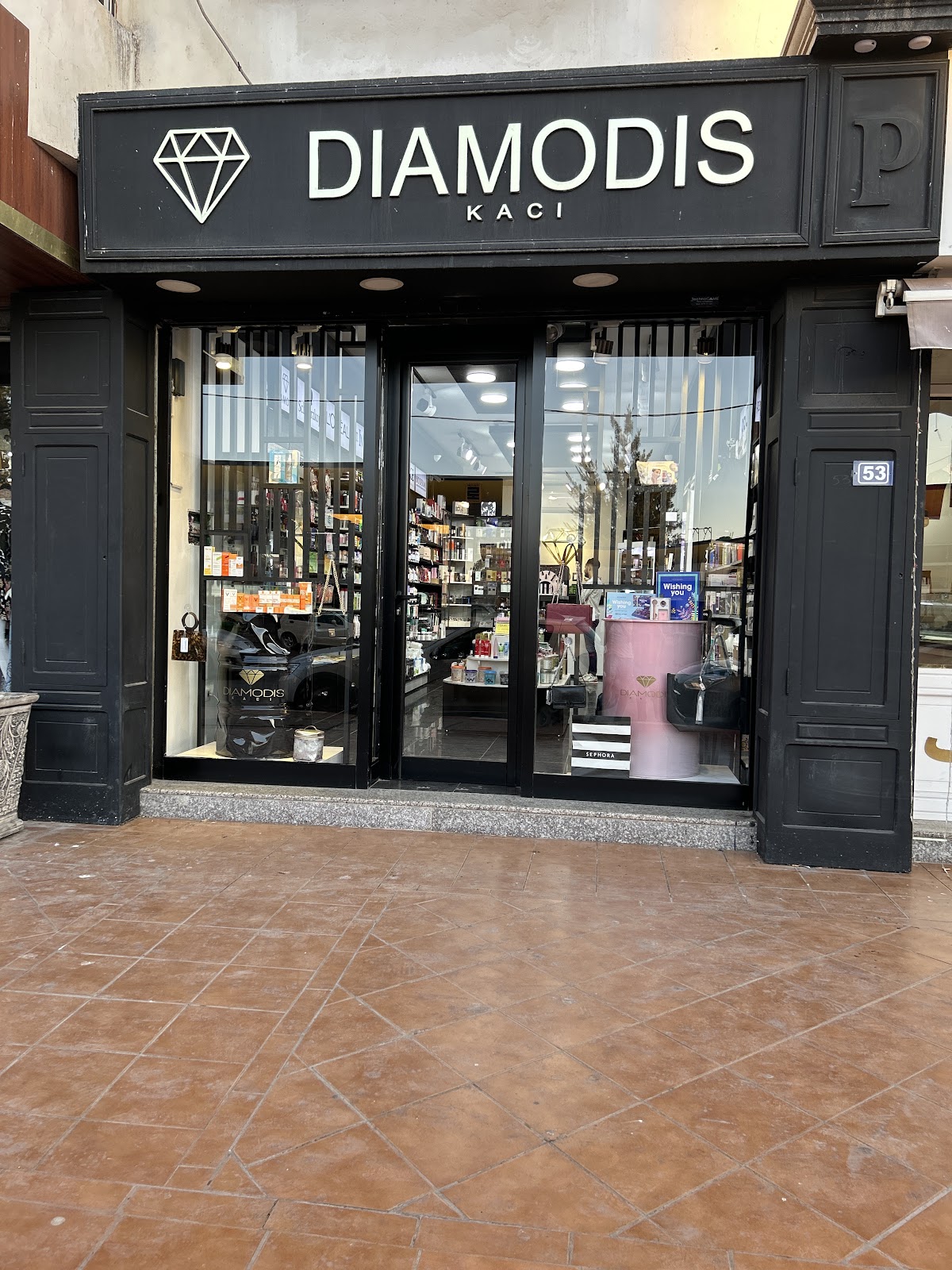 Diamondis Kaci