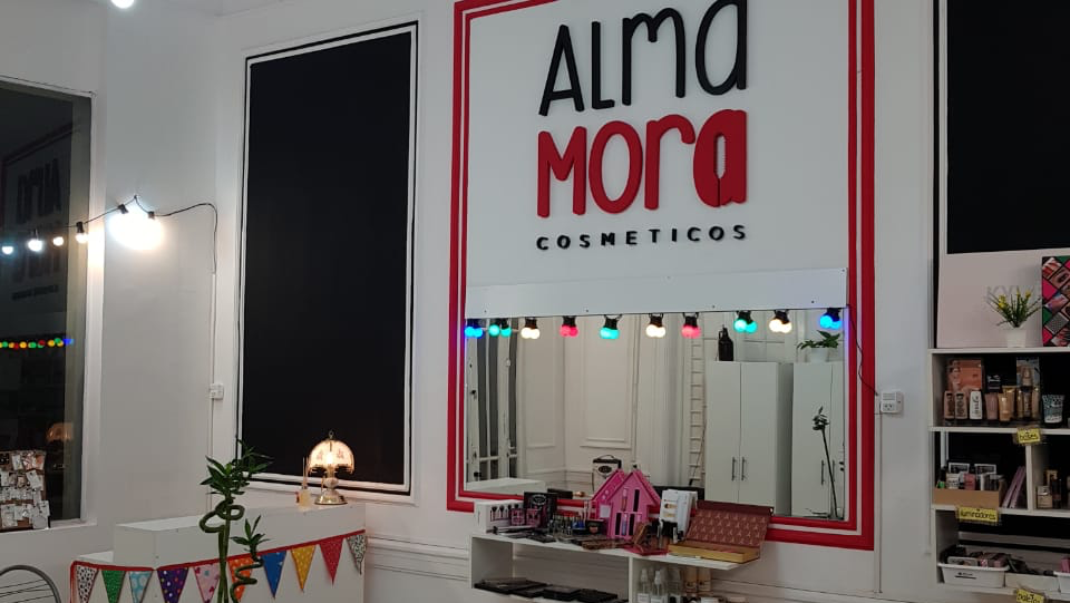 Alma Mora Cosmeticos