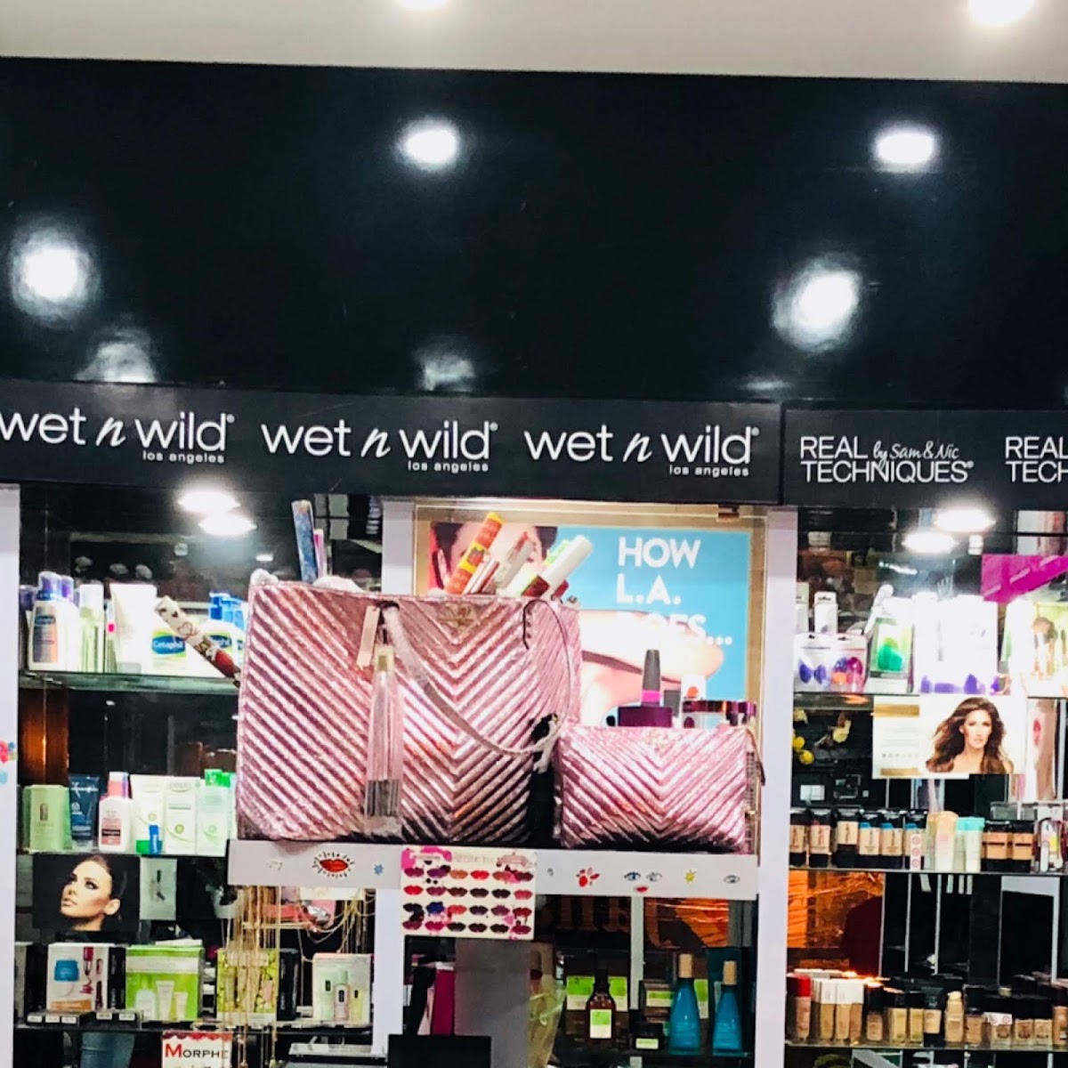 Soraya's Luxurious Cosmetics