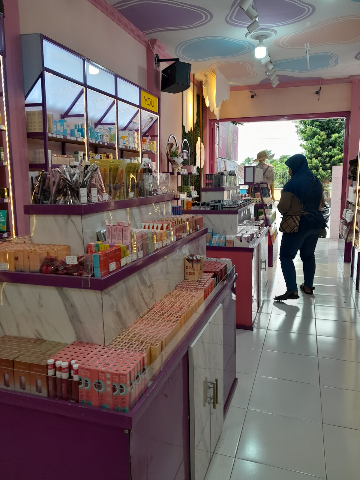 Hari Hari Store