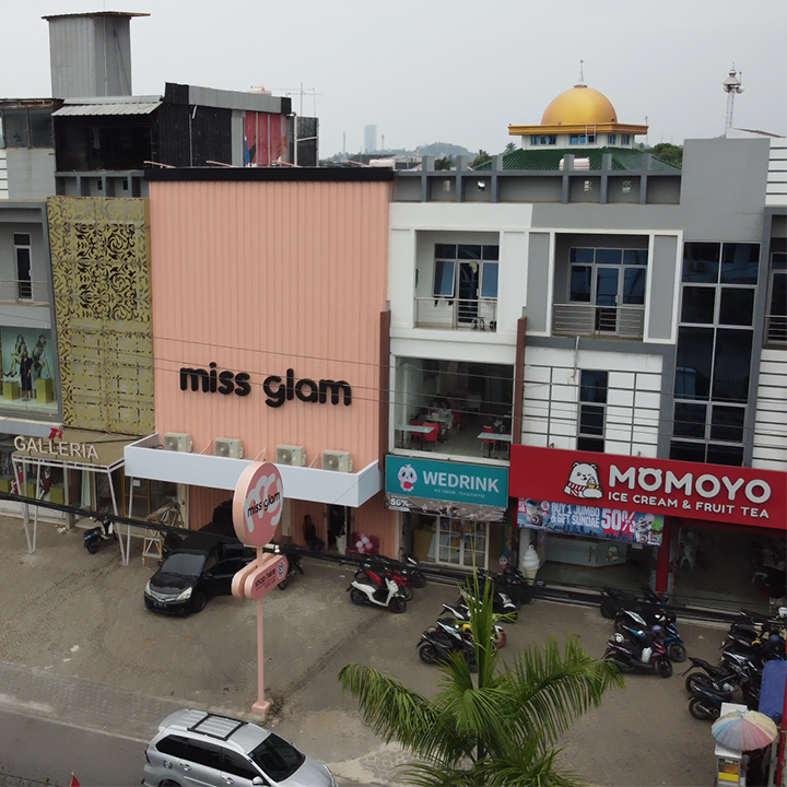Miss Glam Kedaton