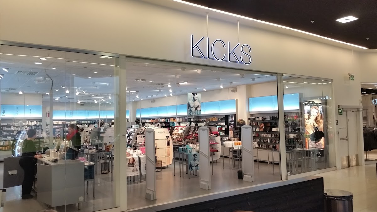 KICKS