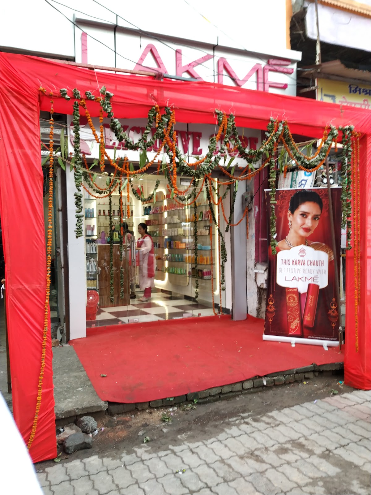 Lakme exclusive store