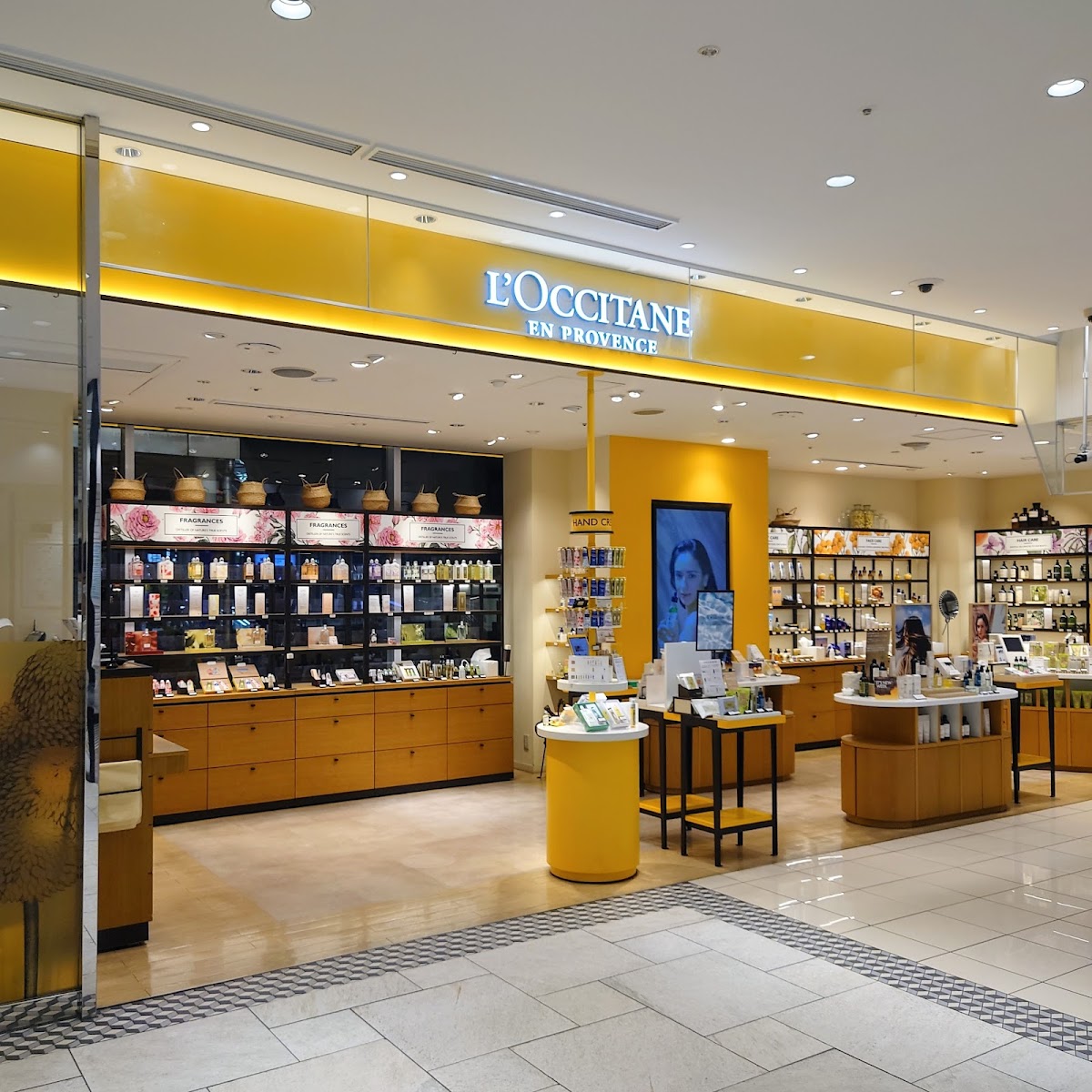 L'Occitane Lumine Machida