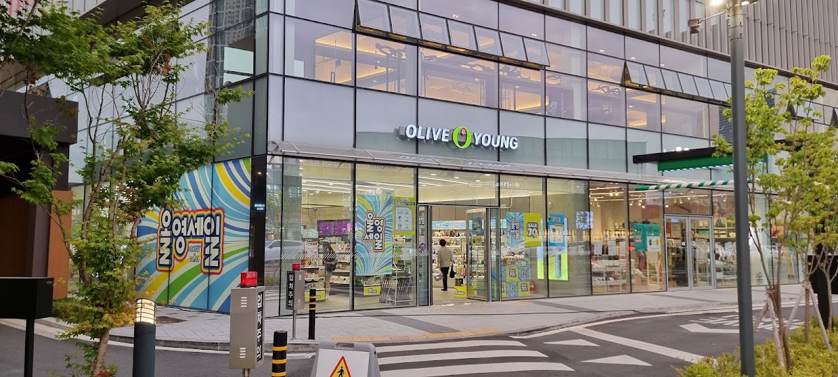 Olive Young (Songdo Incheon Nat'l Univ. Station Branch)