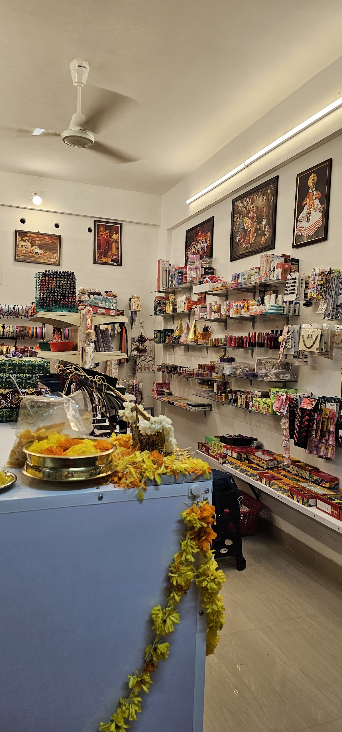 Neenus Fancy Centre