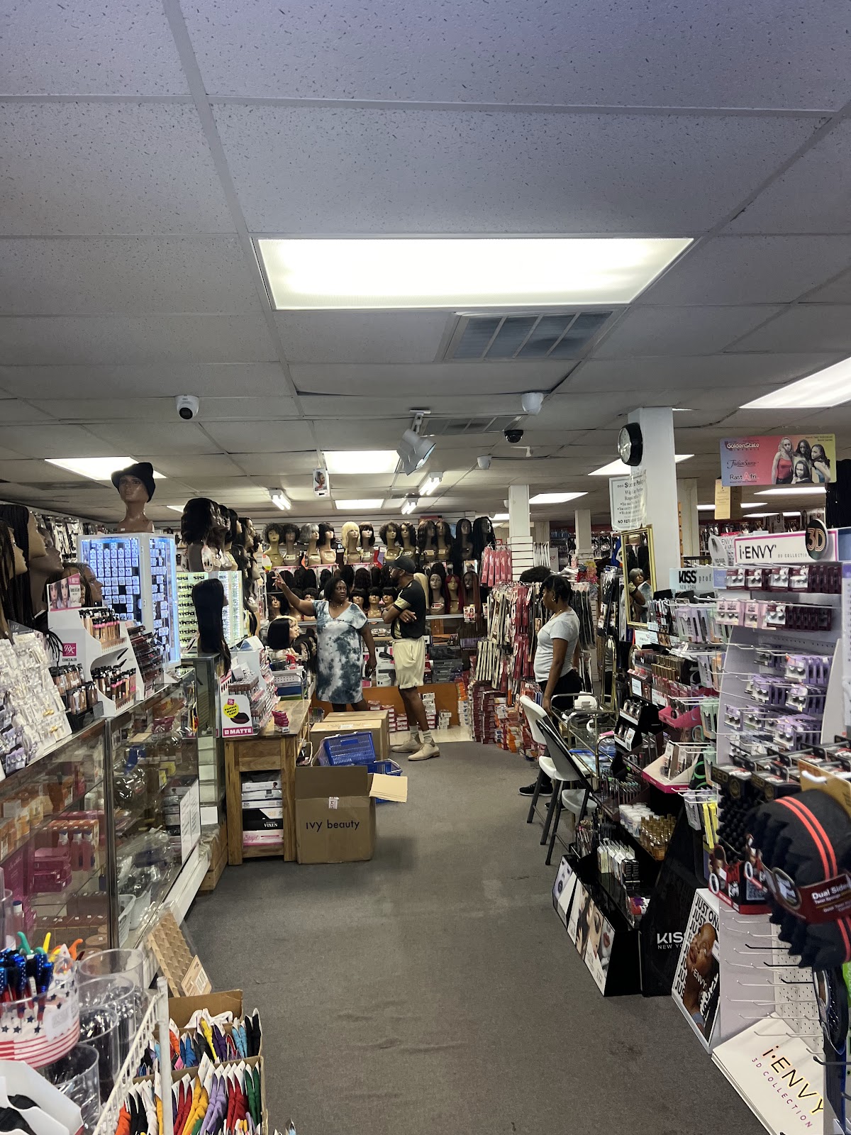 K & K Wigs & Beauty Supply