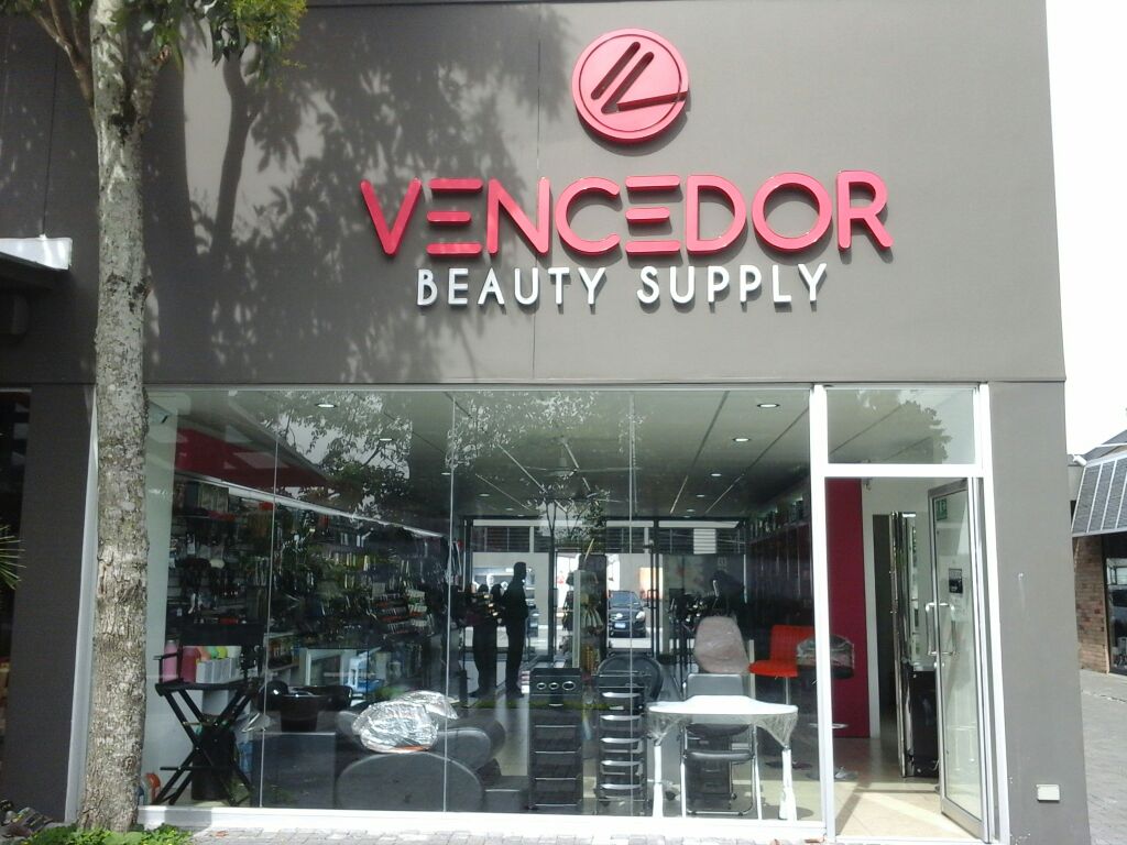 Vencedor Beauty Supply - La Skina