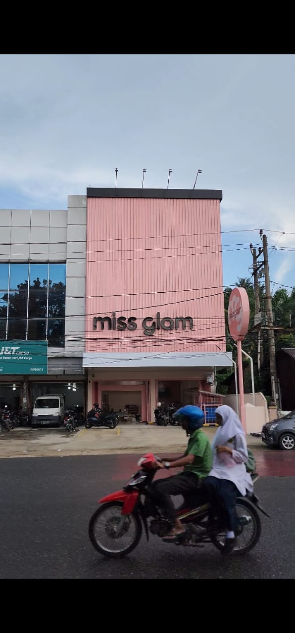 MISS GLAM RANTAU PRAPAT