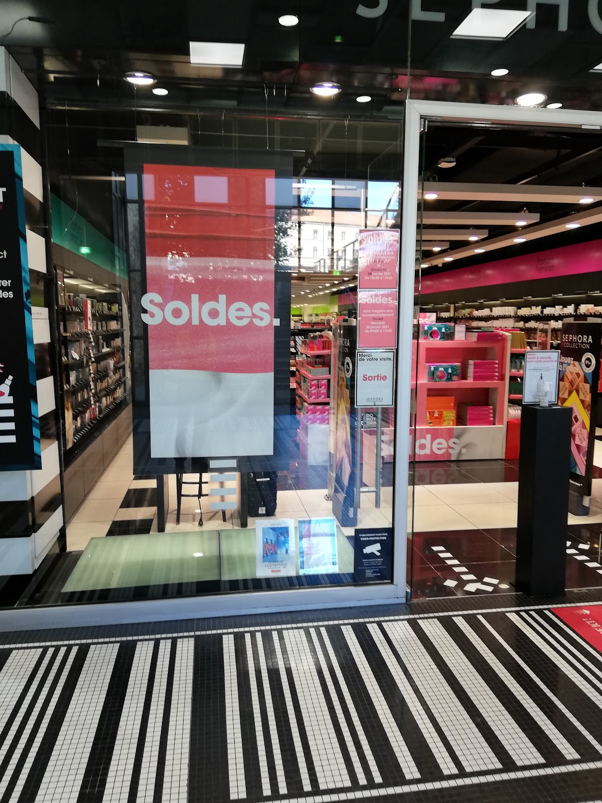 SEPHORA ANGOULEME CHAMP DE MARS