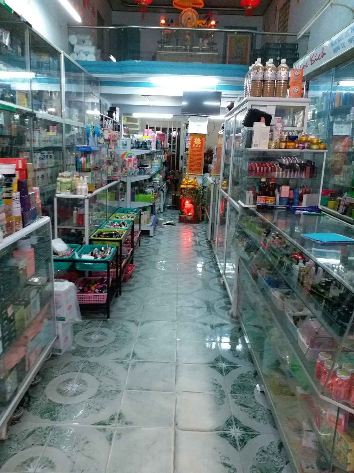 Cua Hang My Pham - Phu Lieu Toc Ngoc Bich