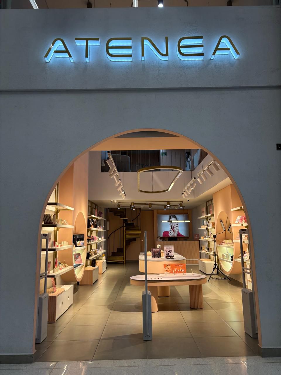 Atenea Tienda de Maquillaje