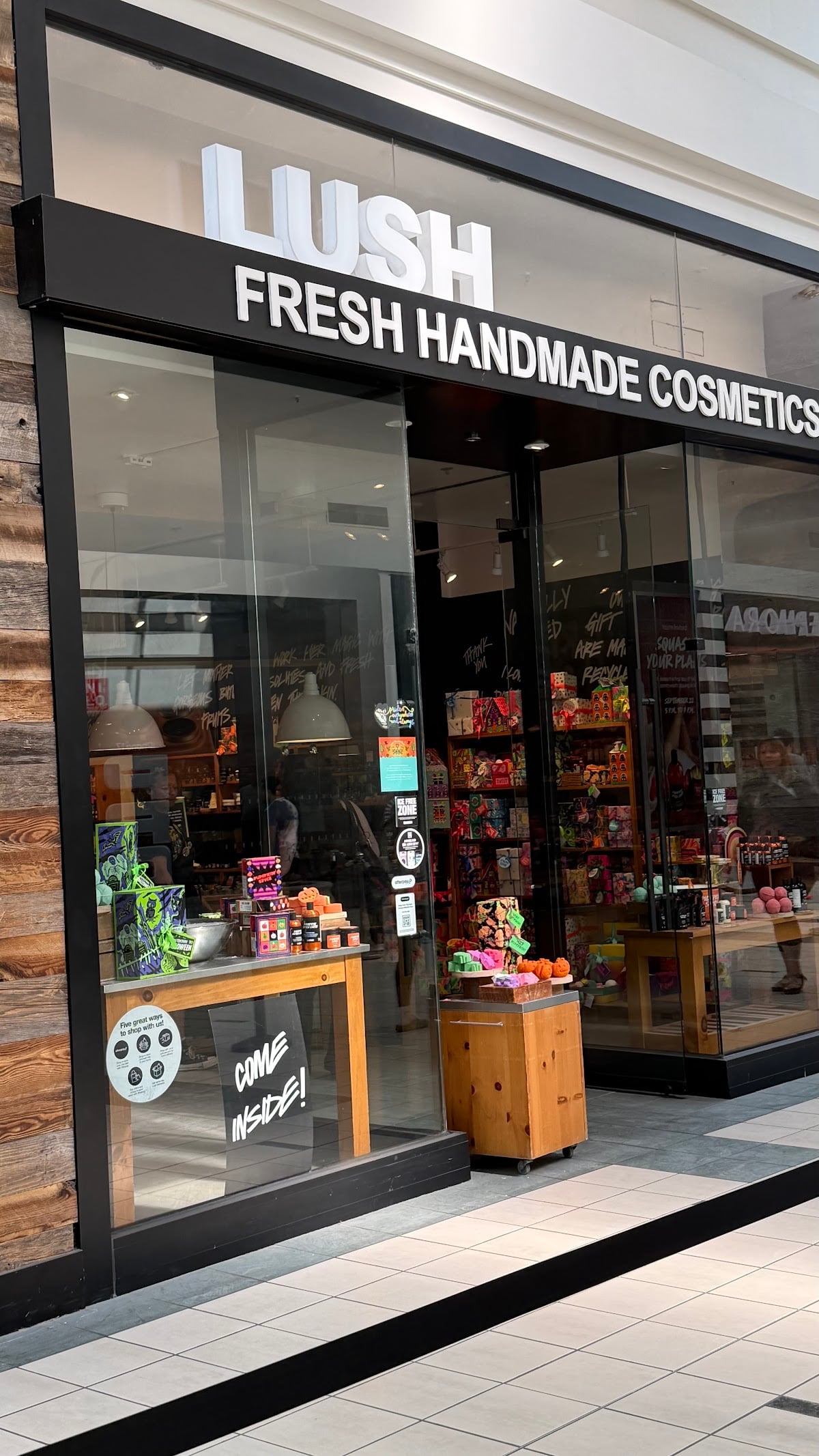 Lush Cosmetics Tacoma Mall