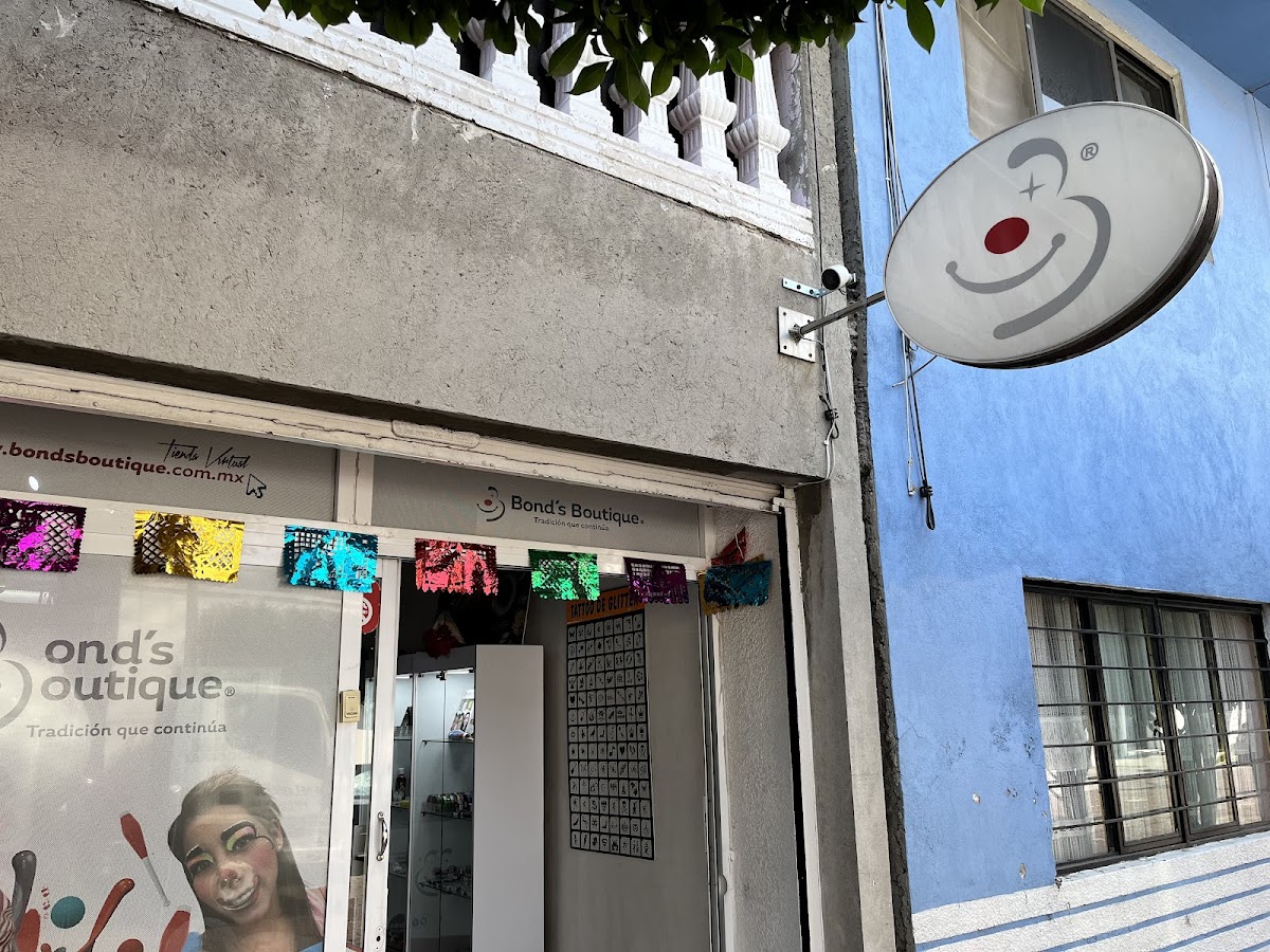 Bond's Boutique