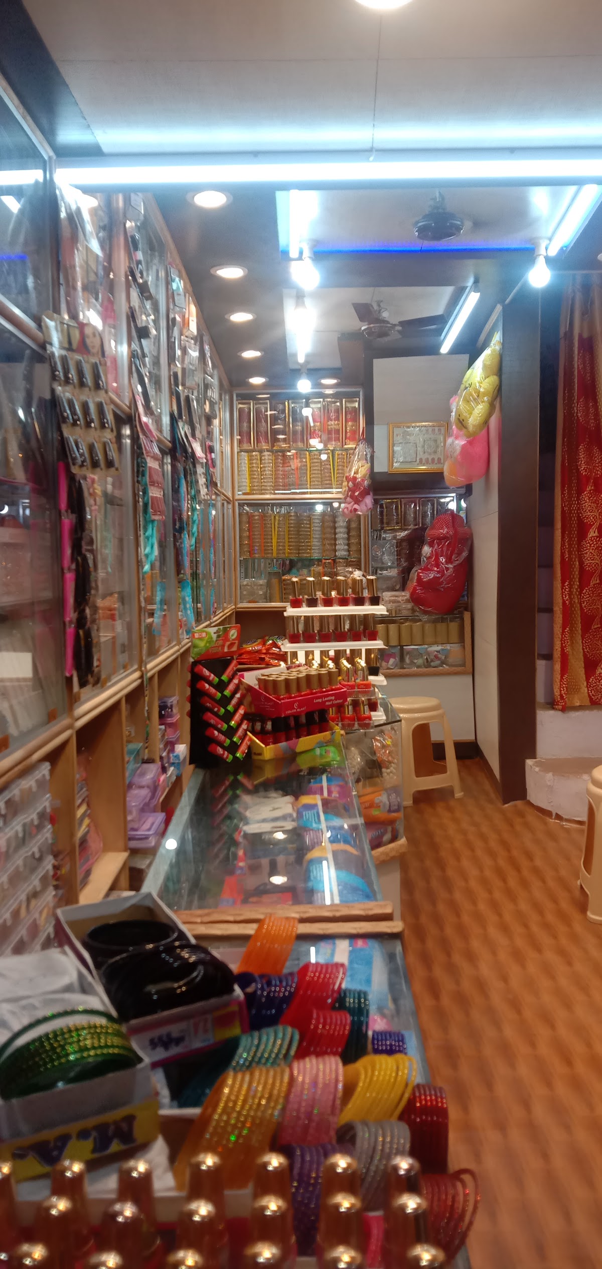 Vinayak Cosmetics and Gift House