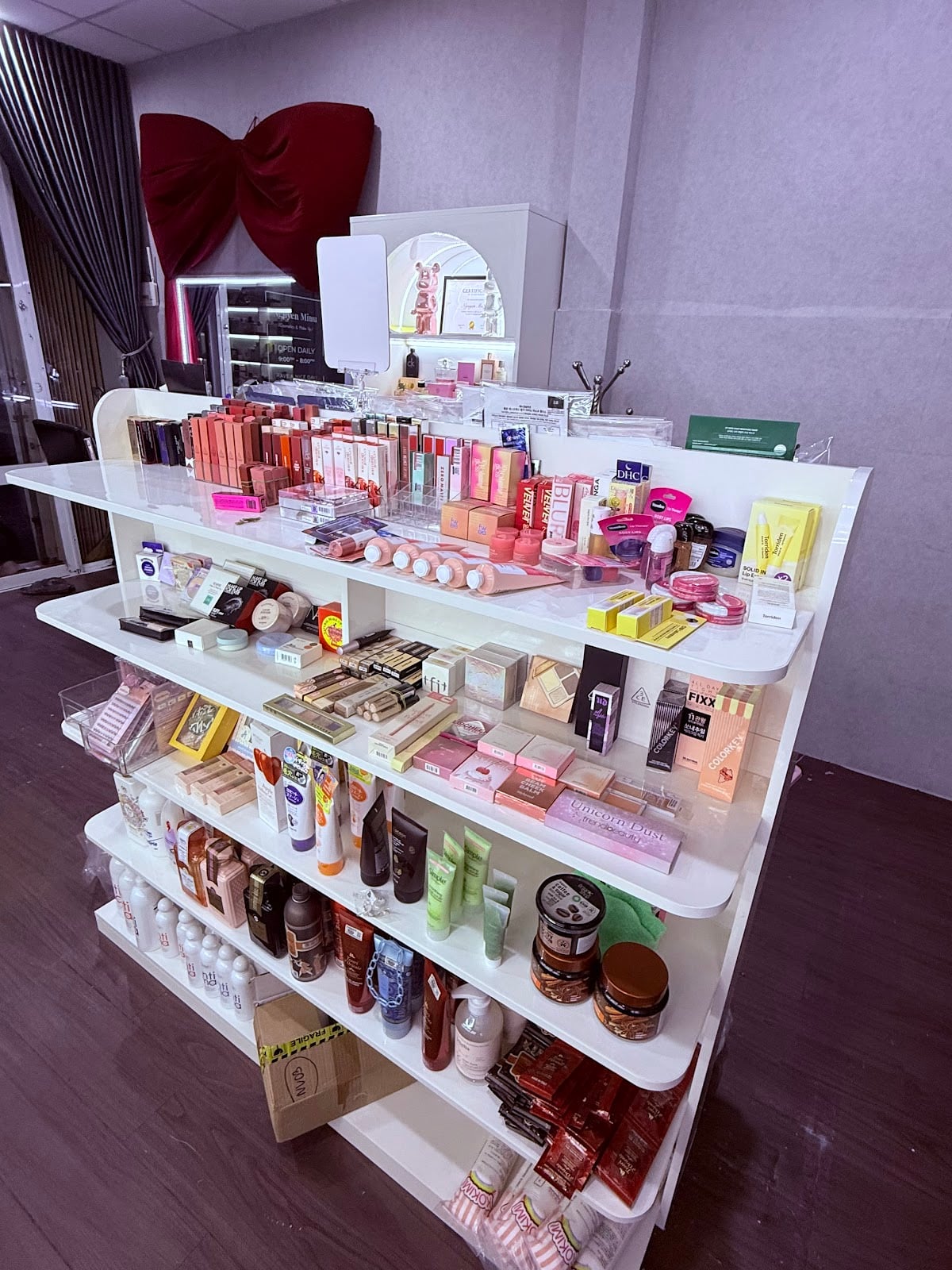 Nguyen Miuu Cosmetics & Make Up