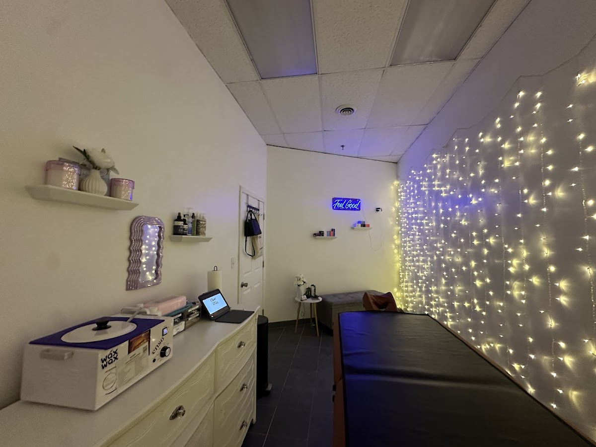 Glow & Go Wax Studio - Beauty Salon in Pottstown, United States