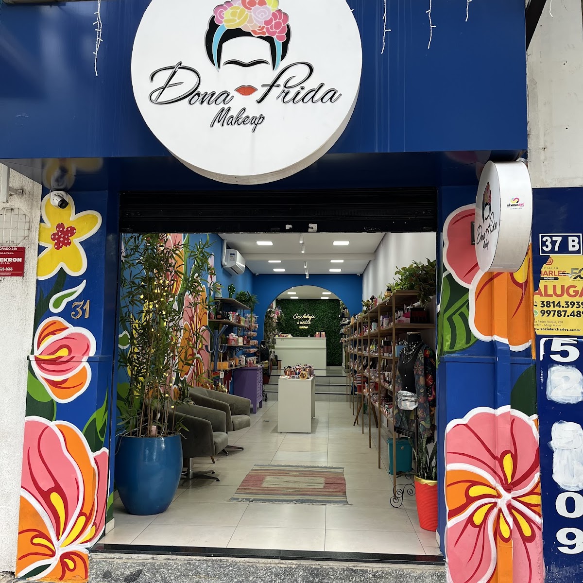 Dona Frida Makeup