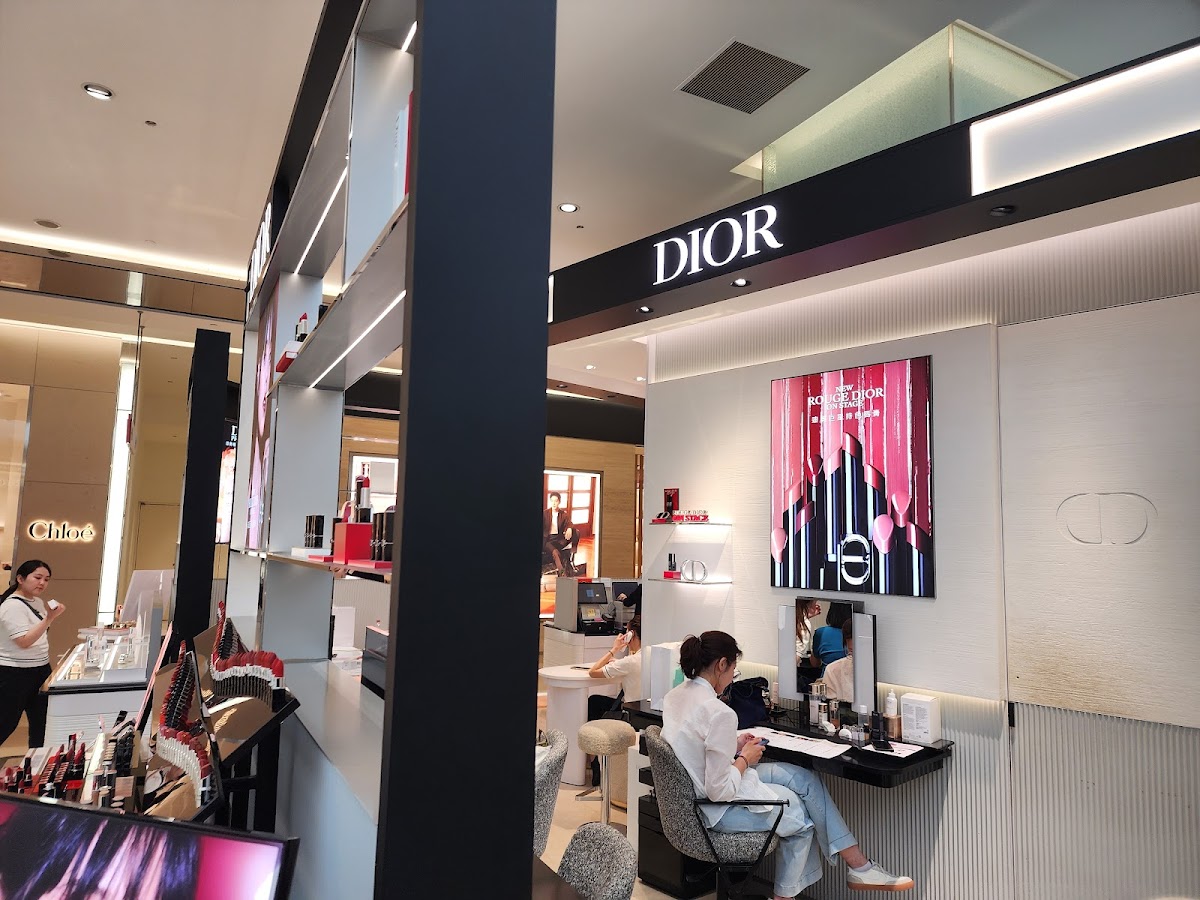 DIOR Beauty Far Eastern Banqiao Zhongshan Store