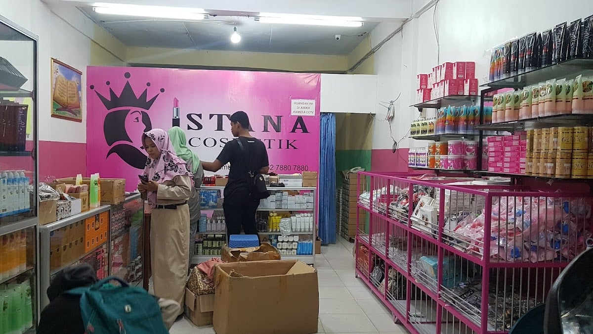 ISTANA COSMETICS NEW STORE (MARPOYAN)