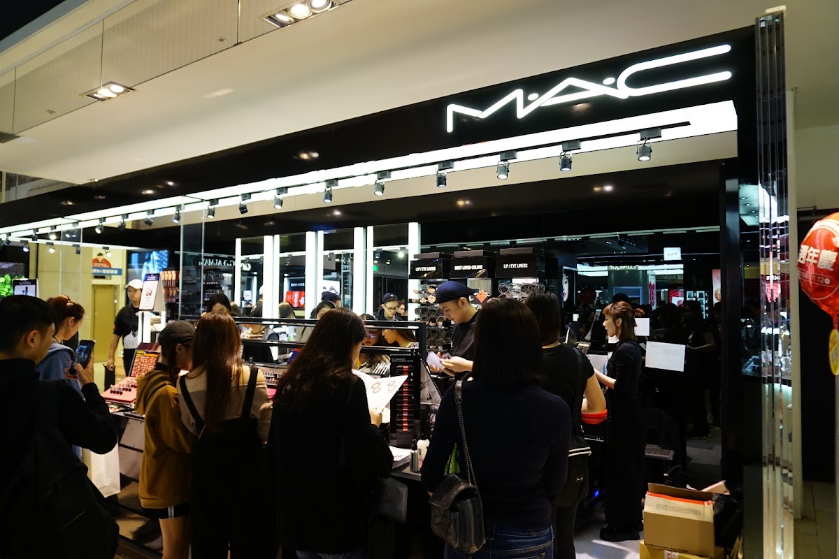 MAC Cosmetics Shin Kong Mitsukoshi Xinyi A8