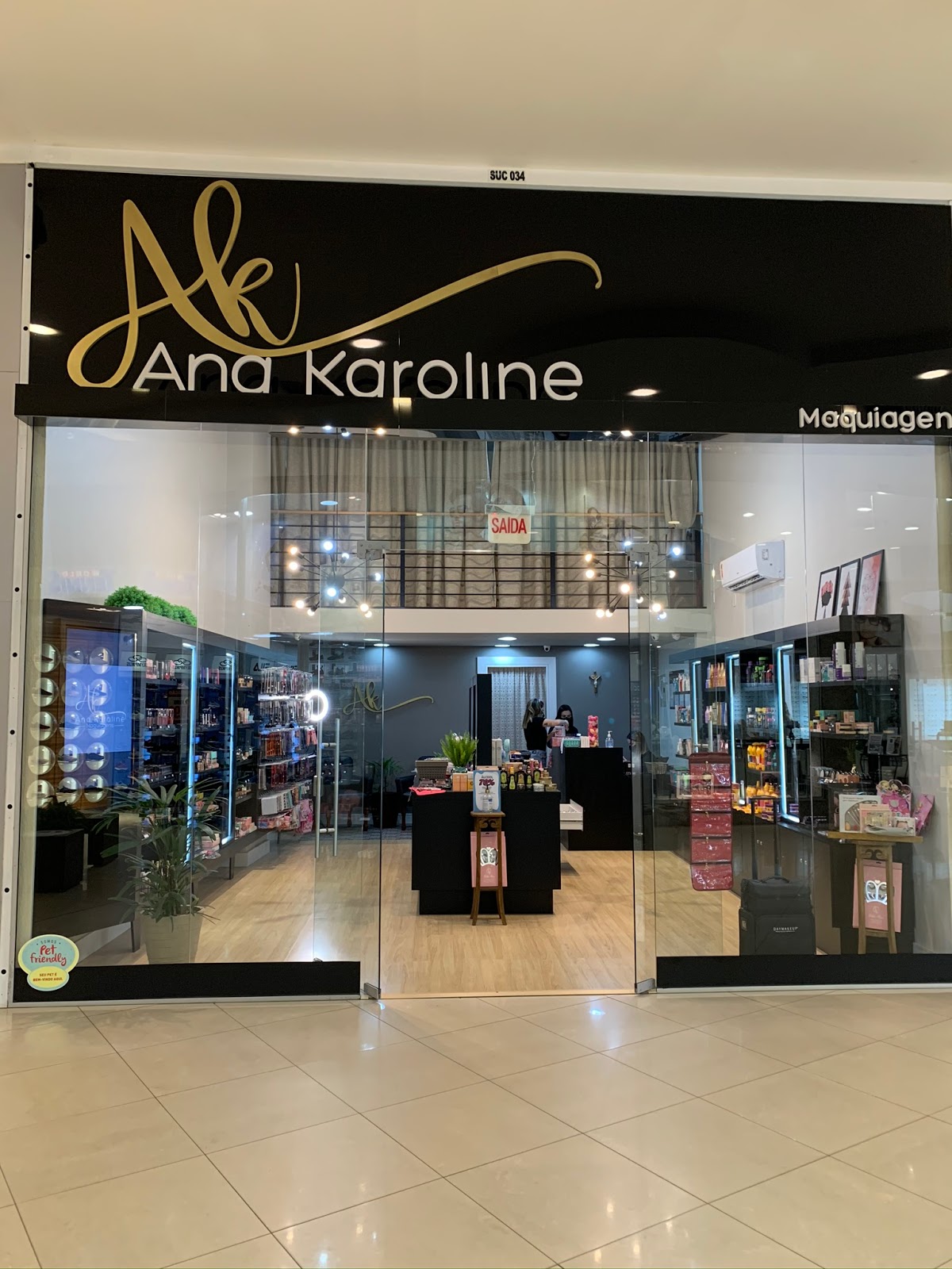 Ana Karoline Maquiagens