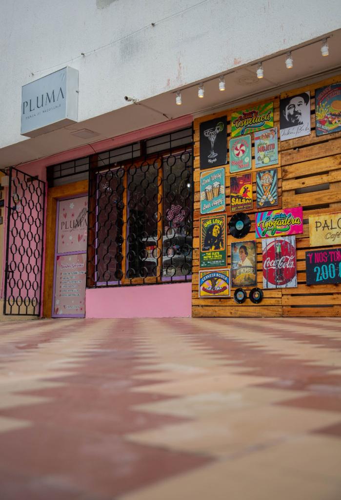 Pluma Tienda - Monteria