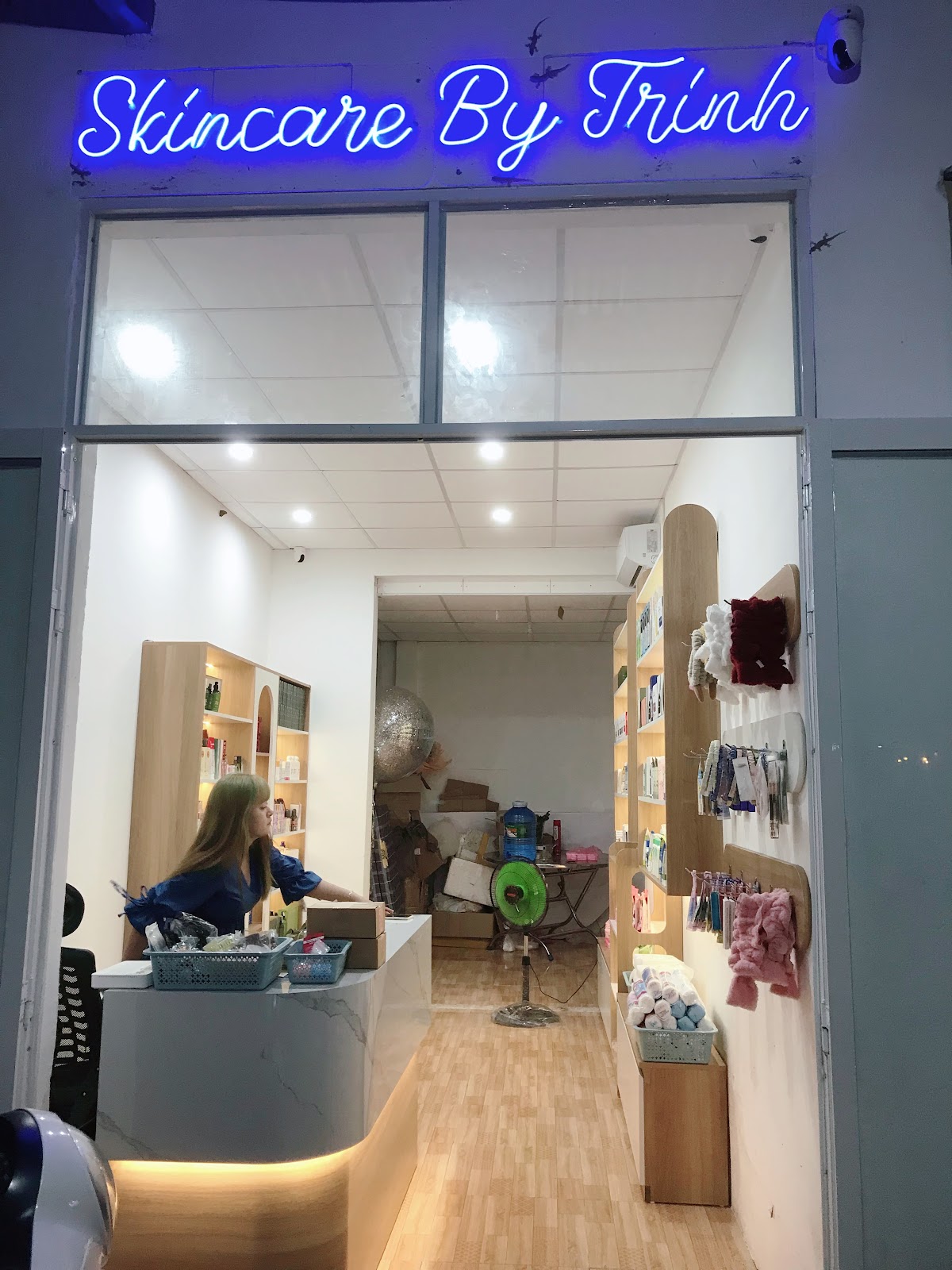 Kieu Trinh Beauty & Cosmetics
