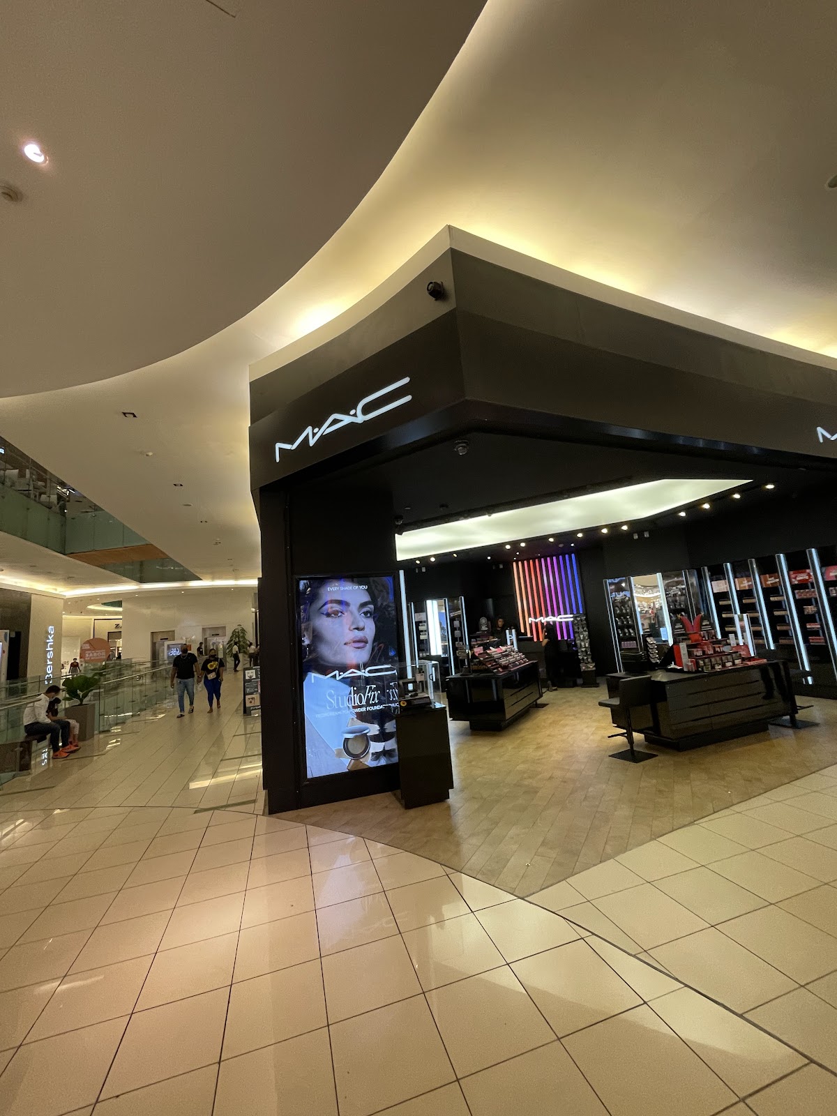 MAC Cosmetics