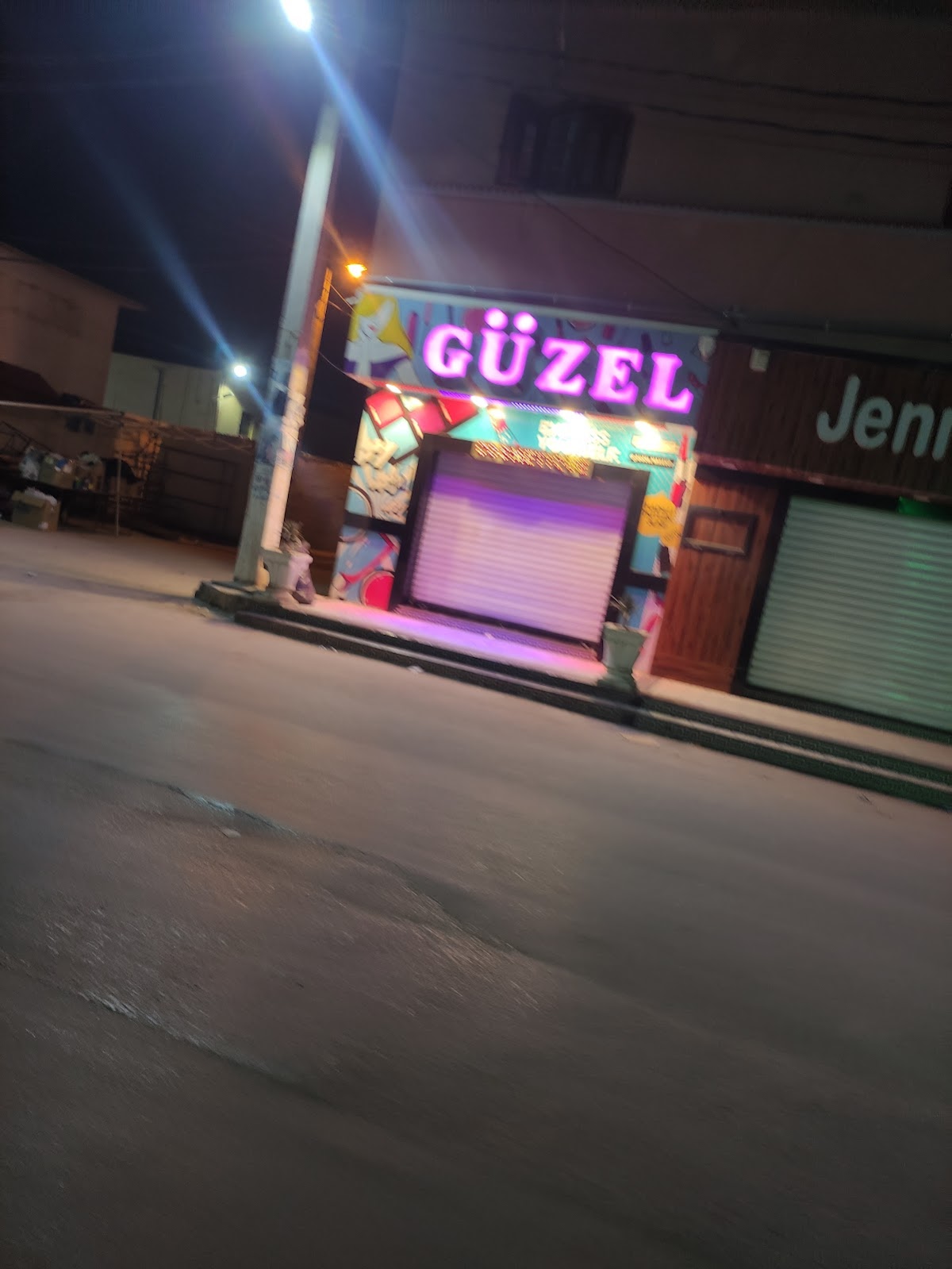 Guzel Makeup