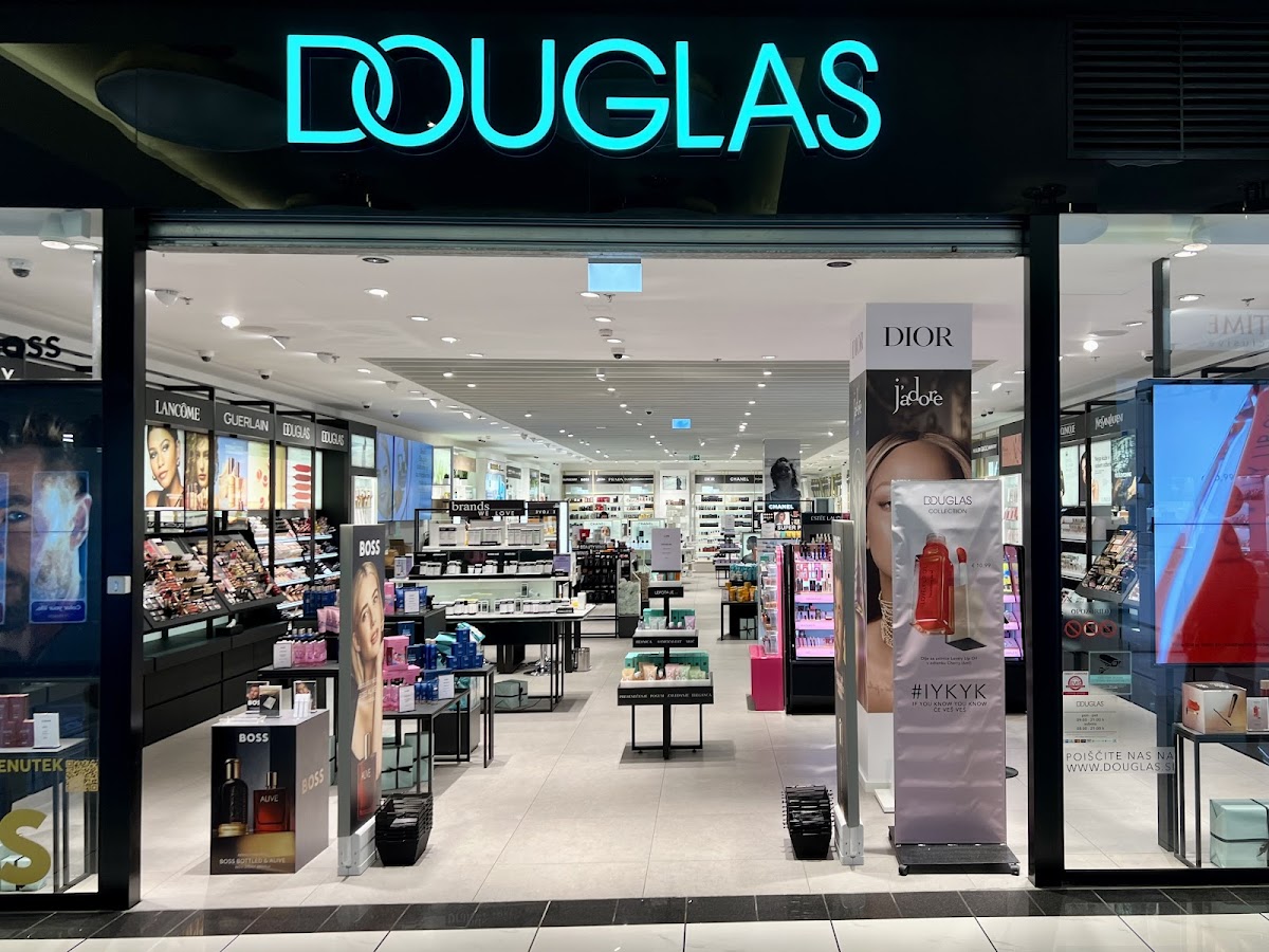 Douglas Parfumerija