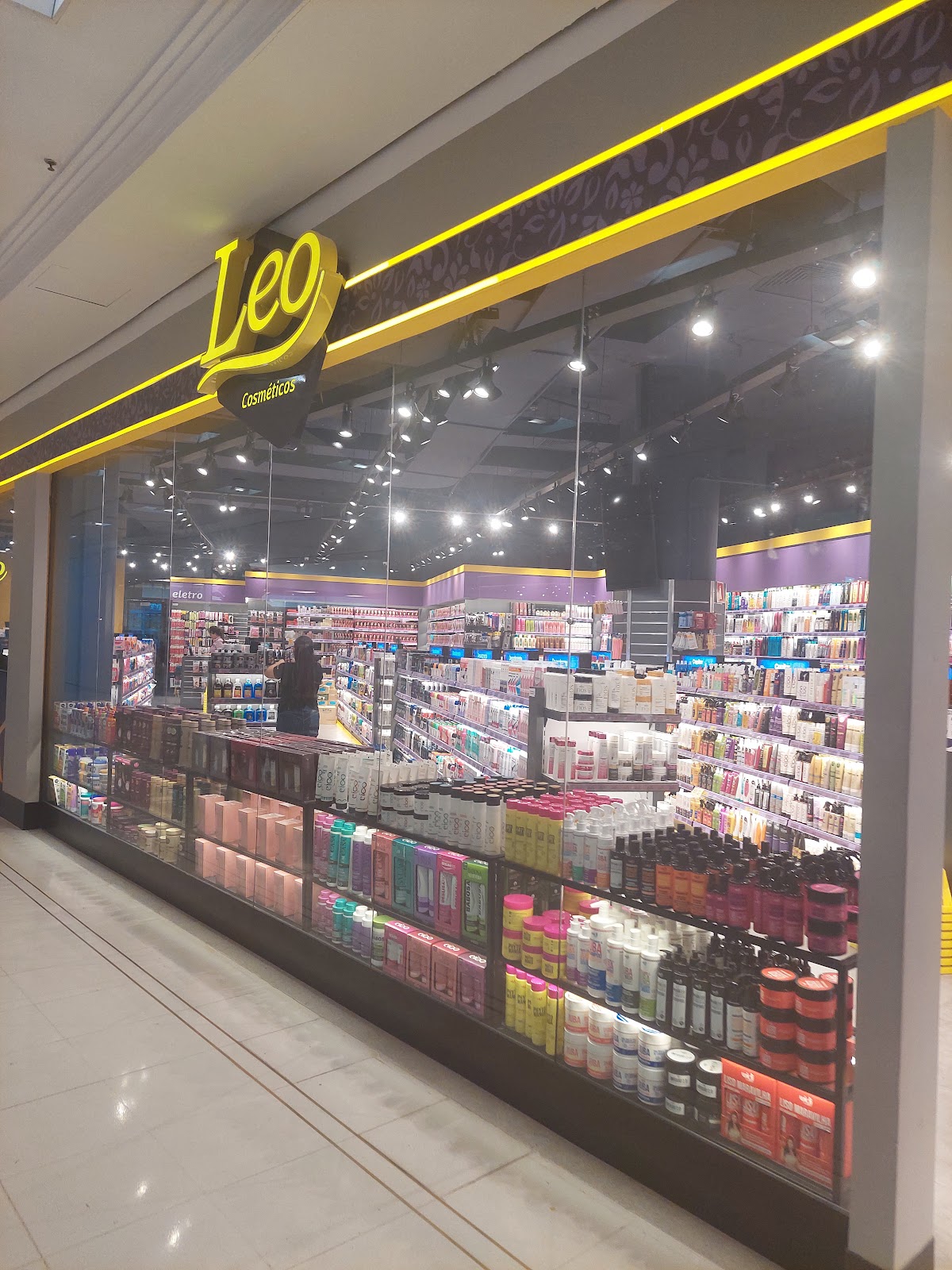 Leo Cosmeticos Shopping WestPlaza