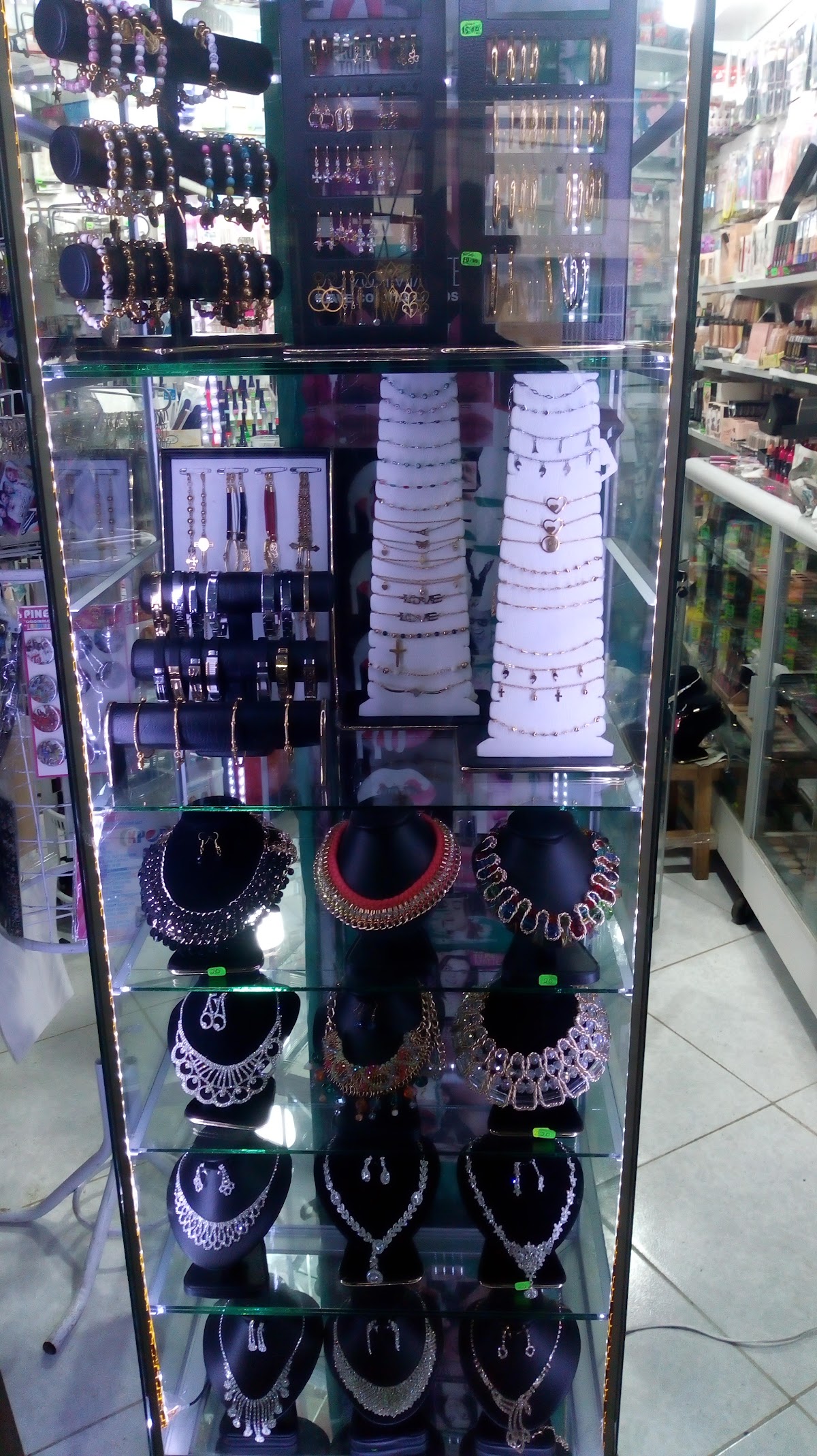 Maquillaje y Accesorios