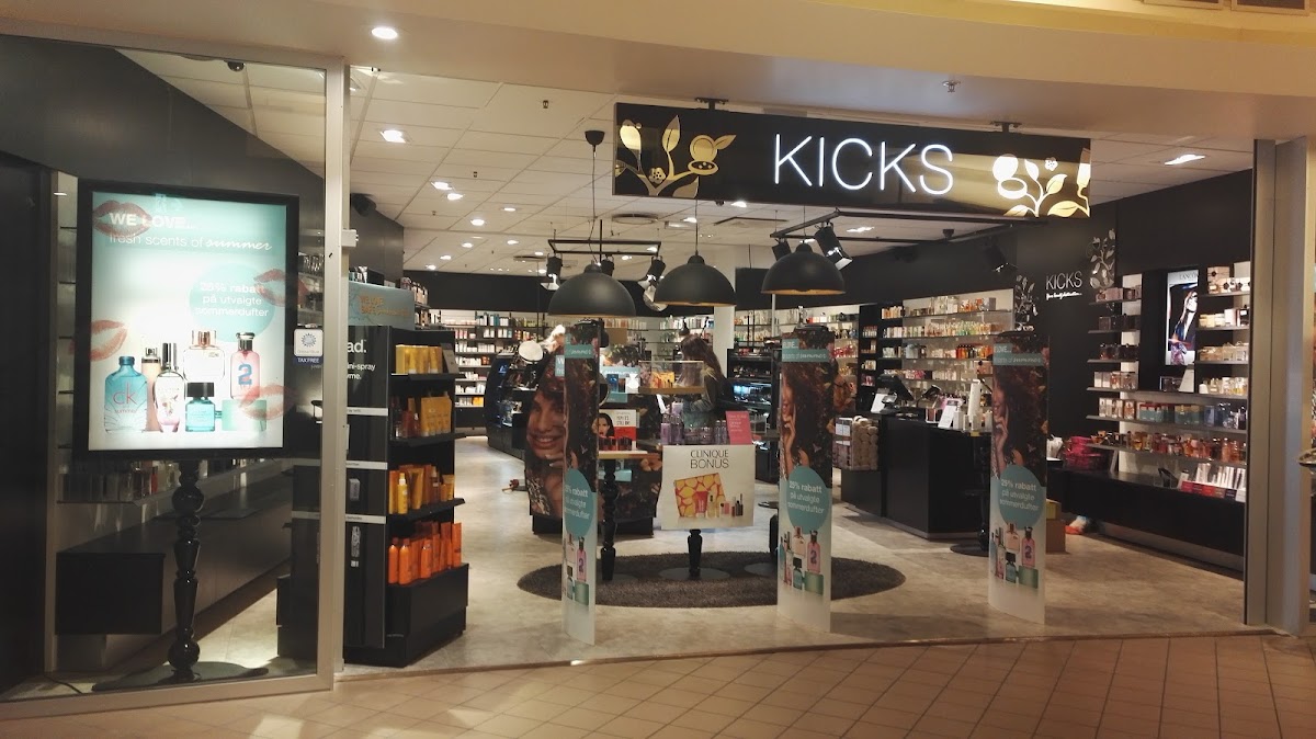 KICKS