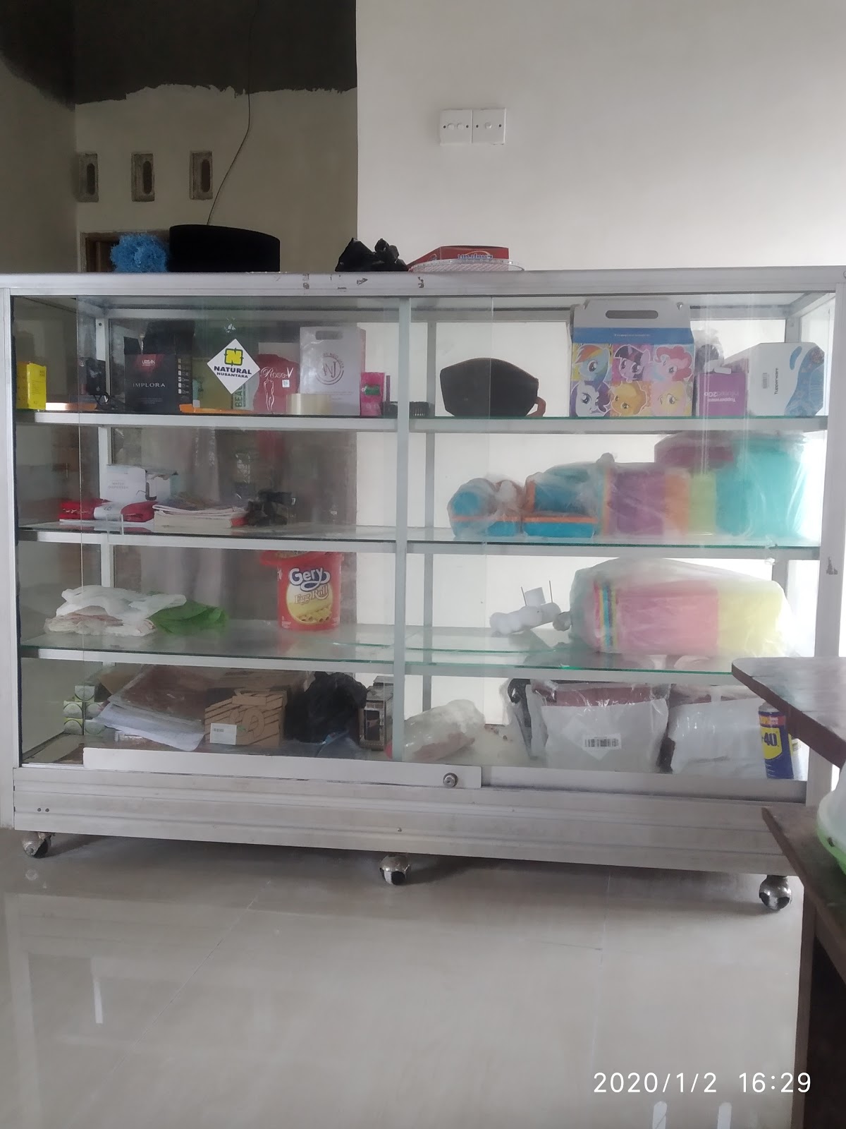 toko kosmetik&aksesoris wanita
