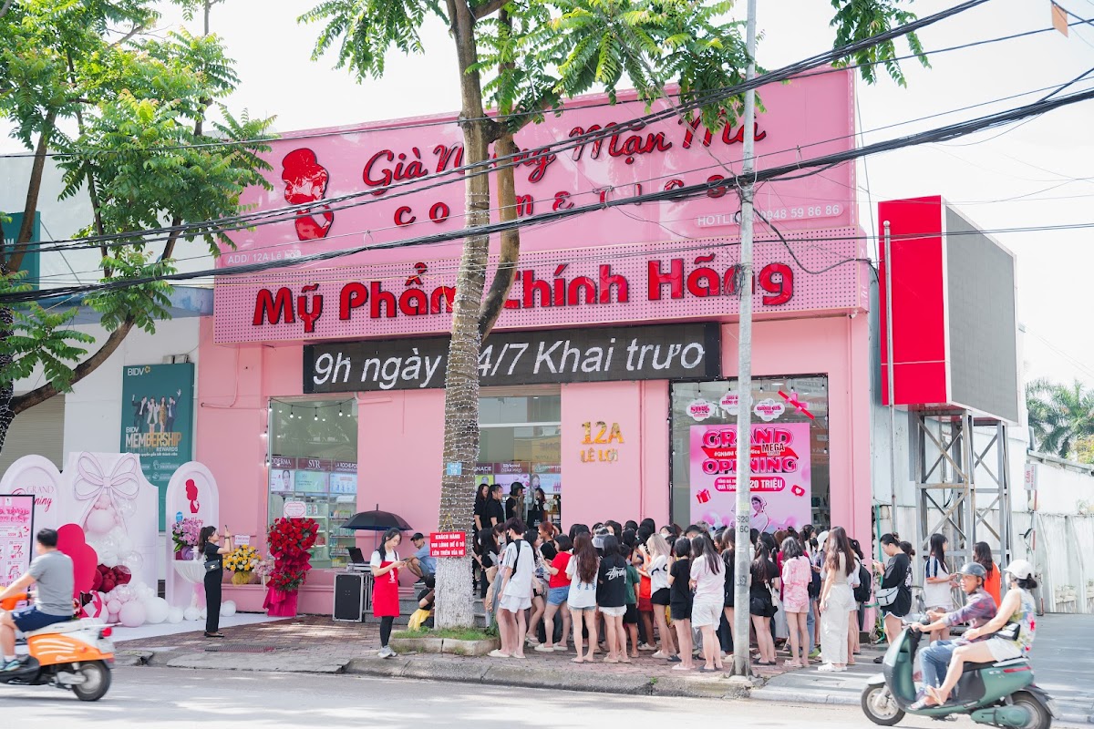 Gia Nhung Man Ma. My Pham Chinh Hang