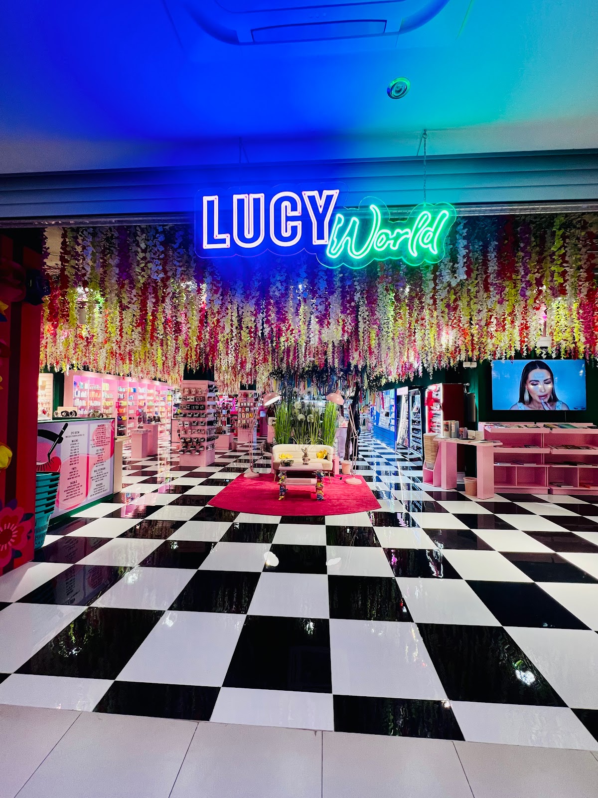 Lucy Makeup Store