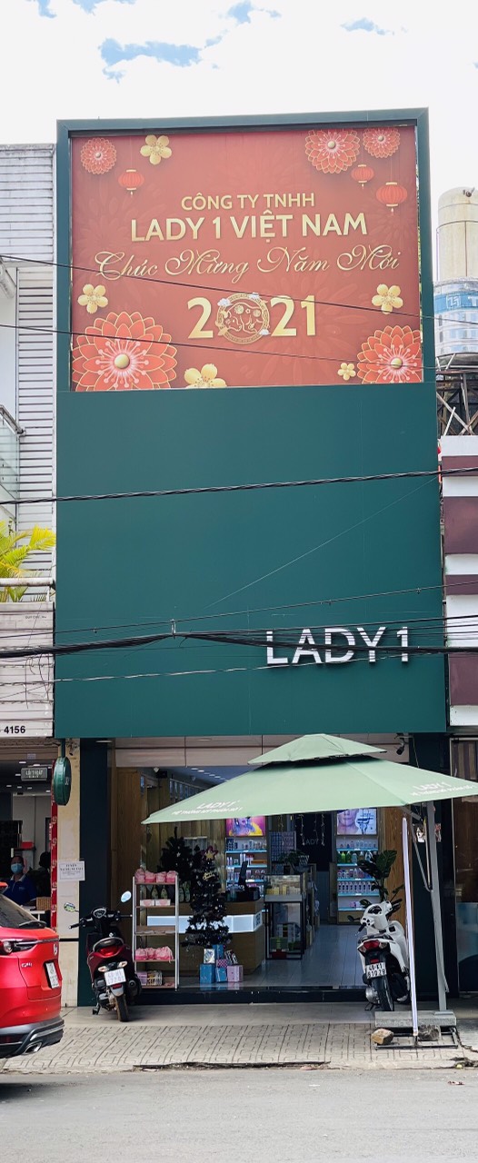 LADY 1