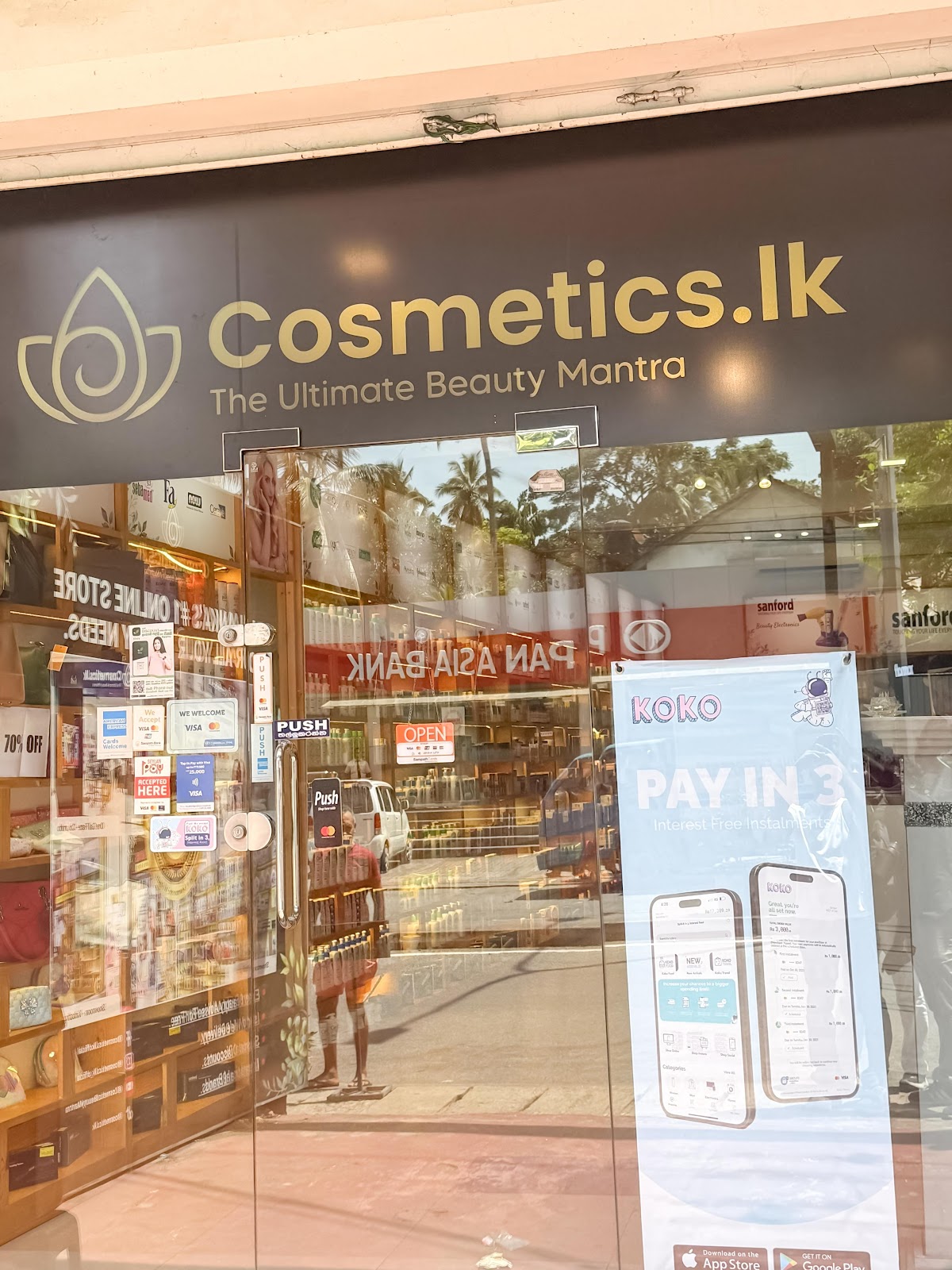 Cosmetics.lk Showroom