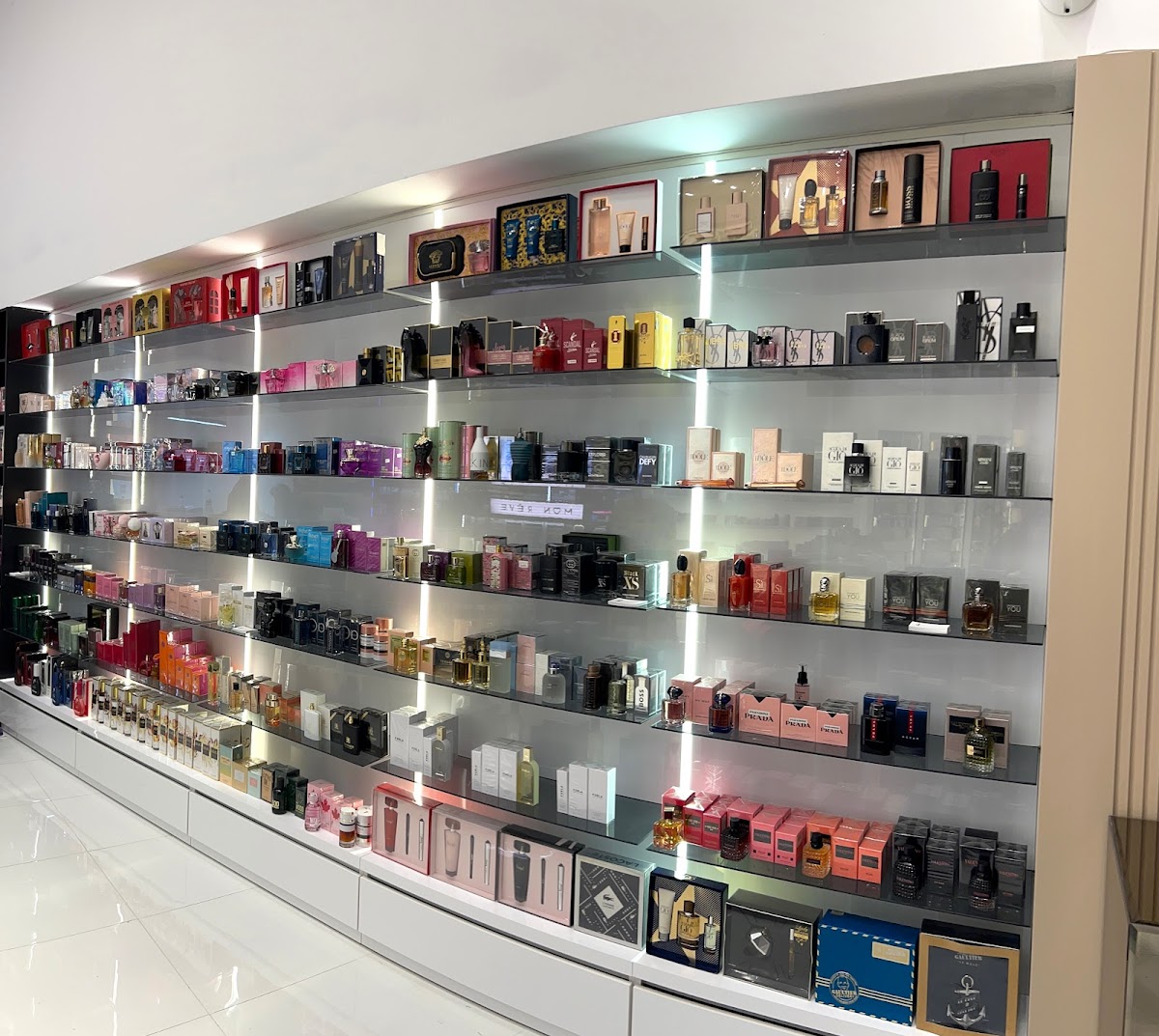 Y&Y Cosmetics