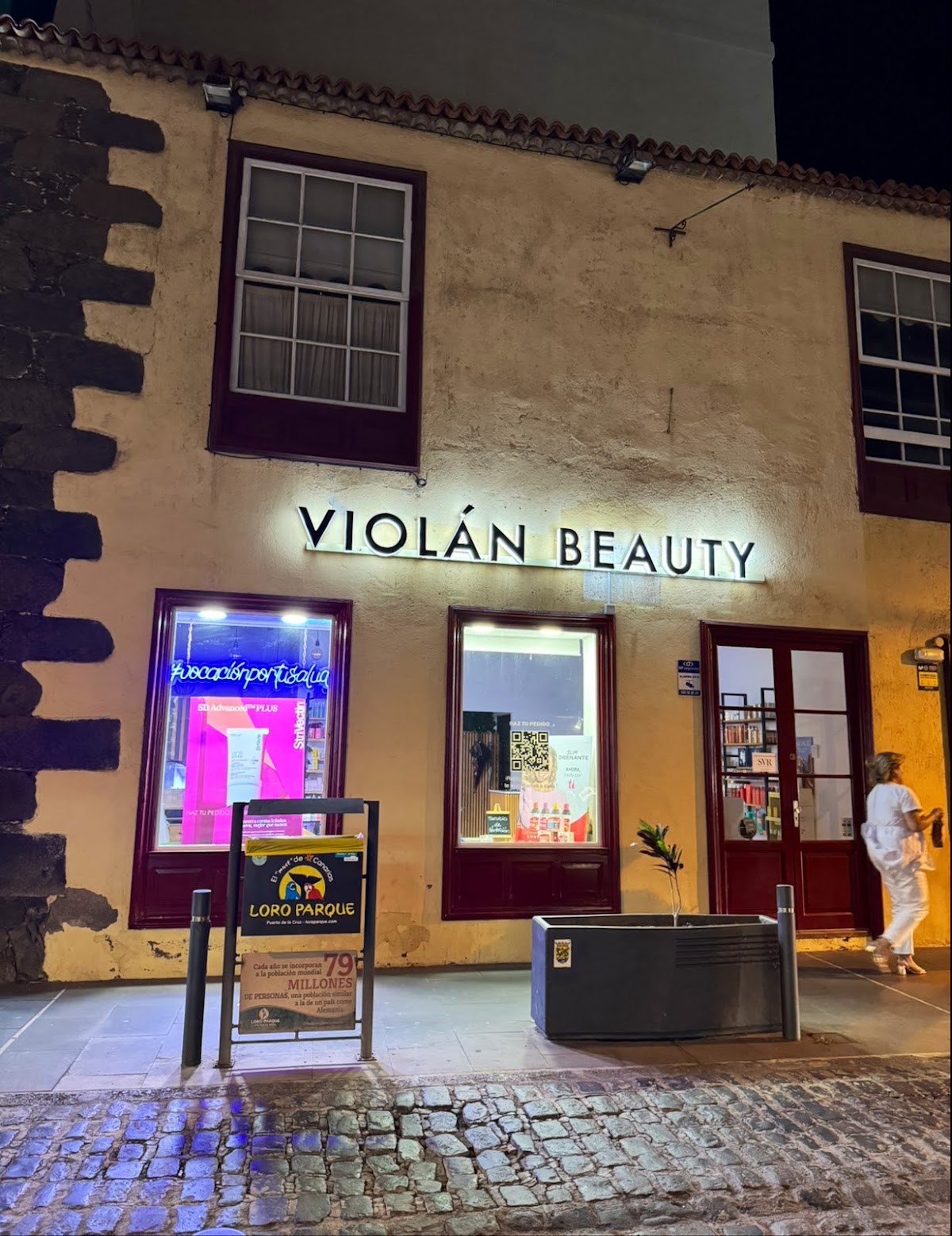 Violan Beauty - Puerto de la Cruz