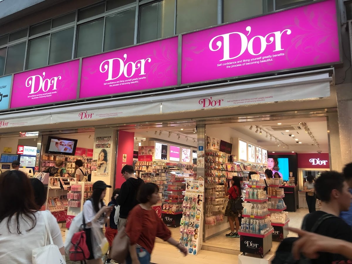 Harajuku Cosmetic&Sourvir Shop D'or