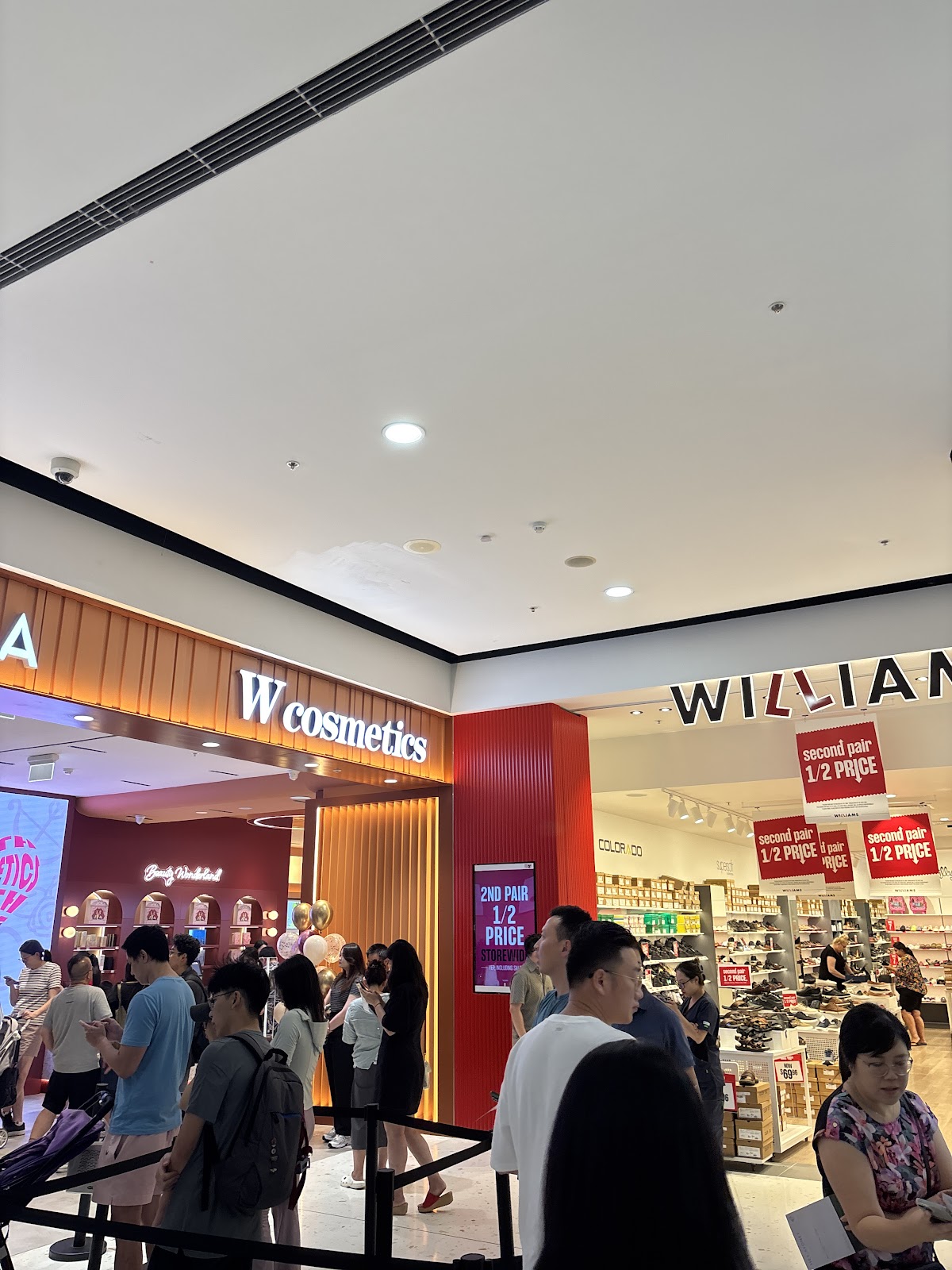 W Cosmetics Top Ryde