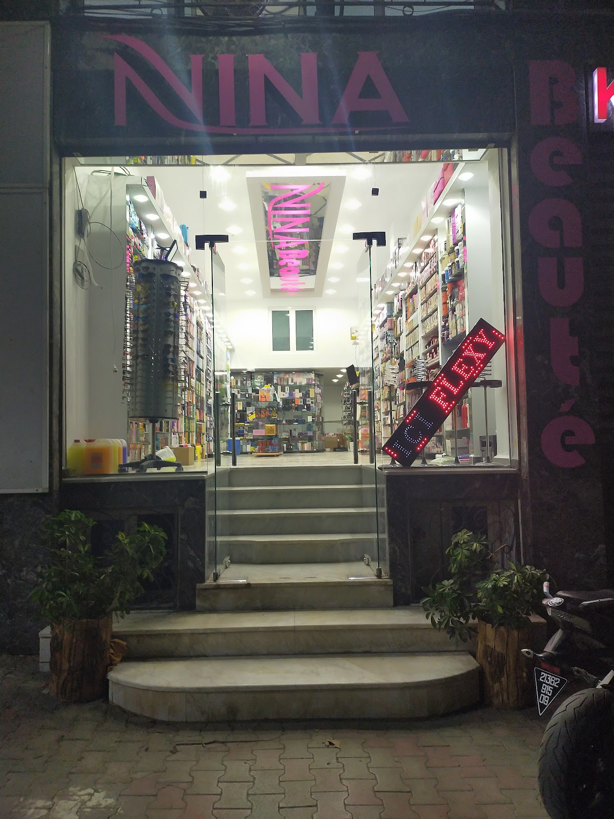 Nina Elegance Cosmetique