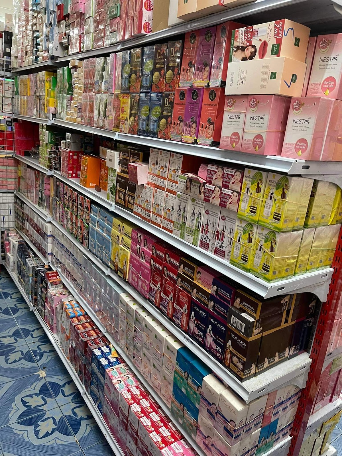 Arti Cosmetics Seller