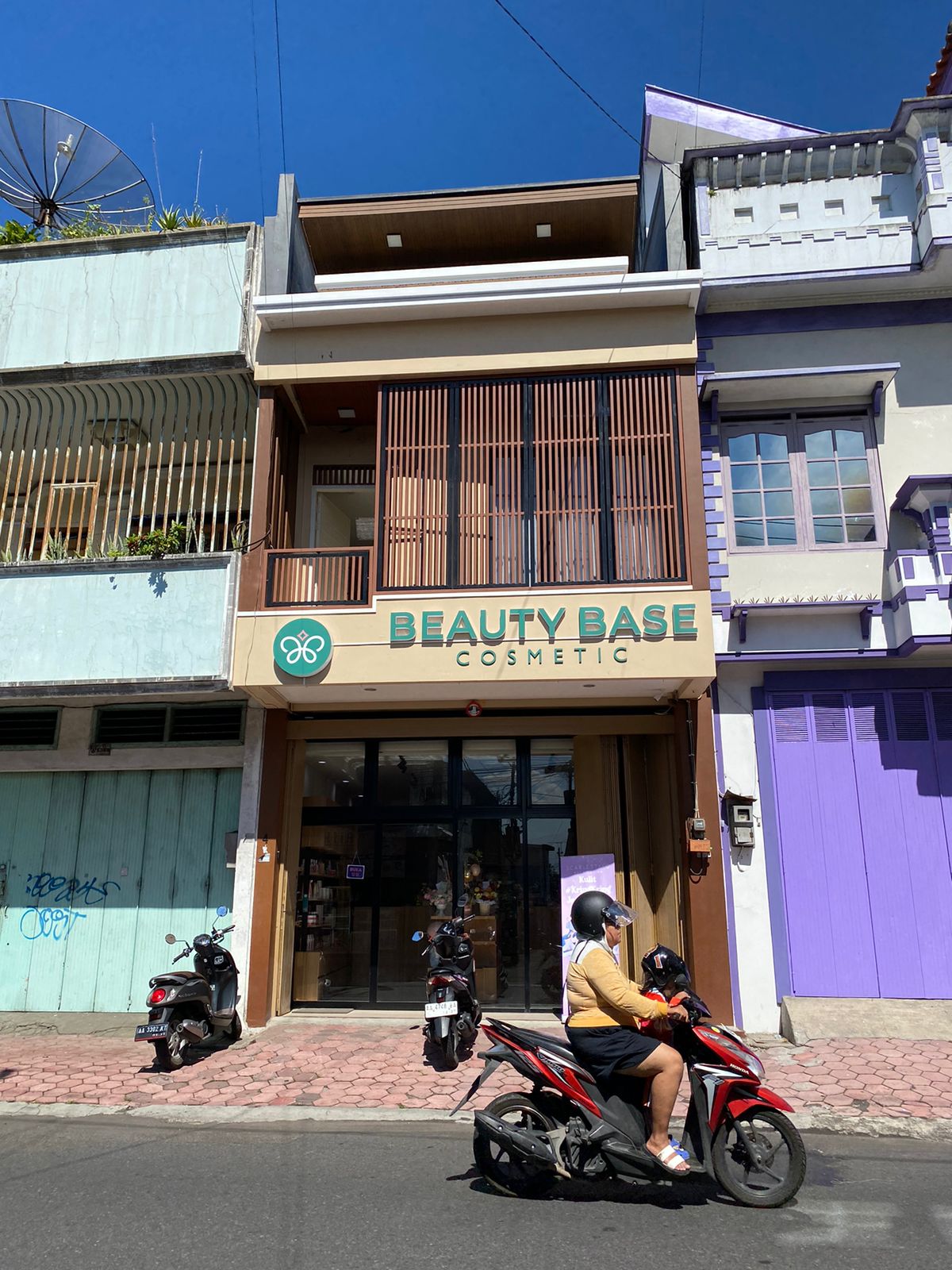 Beauty Base Cosmetic
